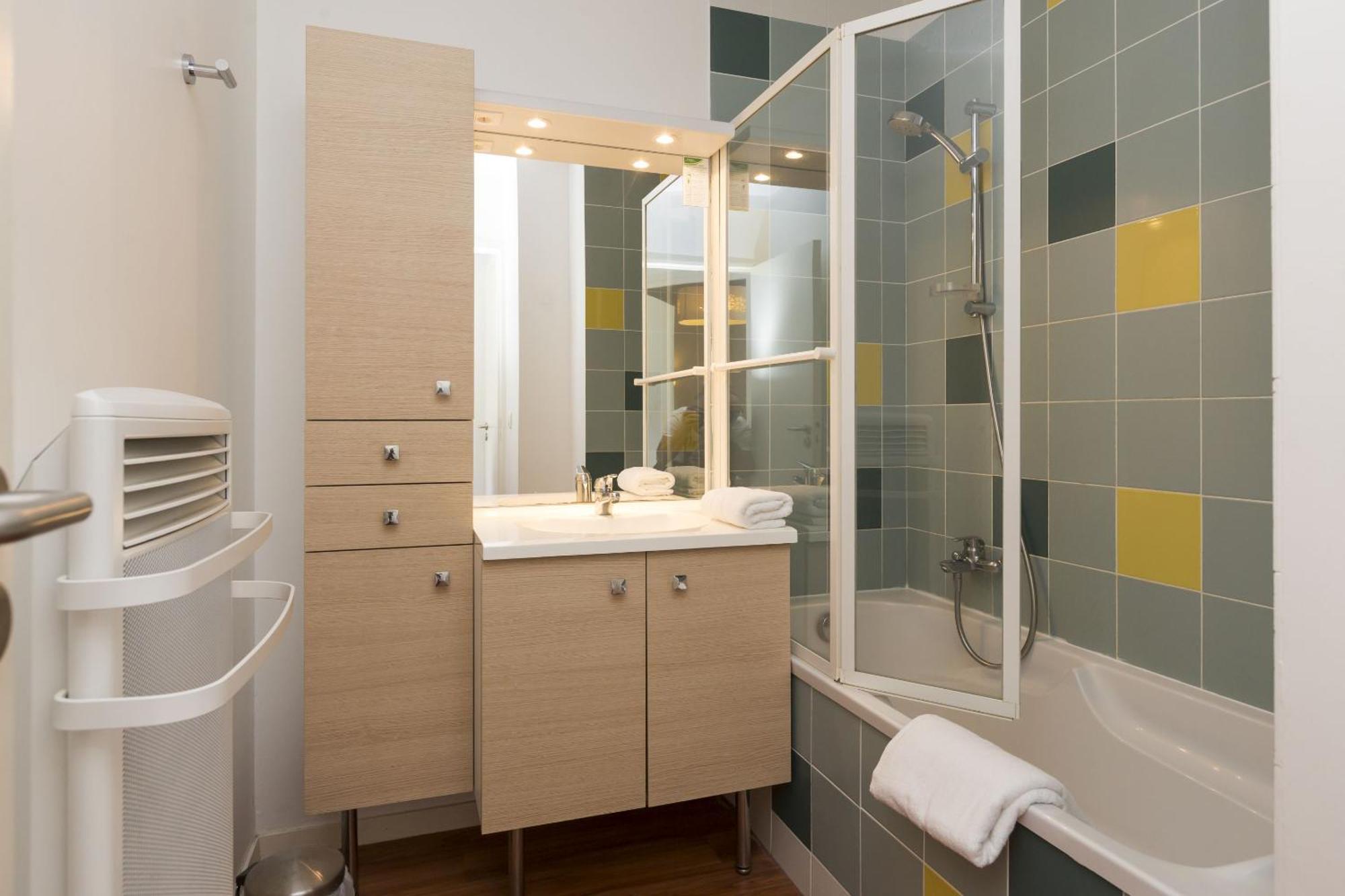 Two-Bedroom Apartment Sea View,1679576017:JPEG