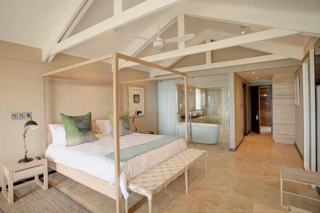 Honeymoon Suite