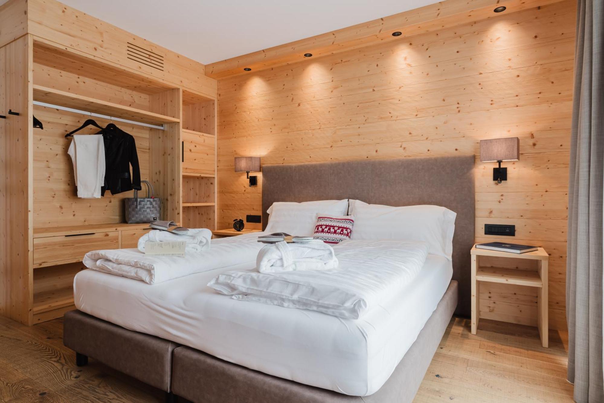 Double or Twin Room Mountain View