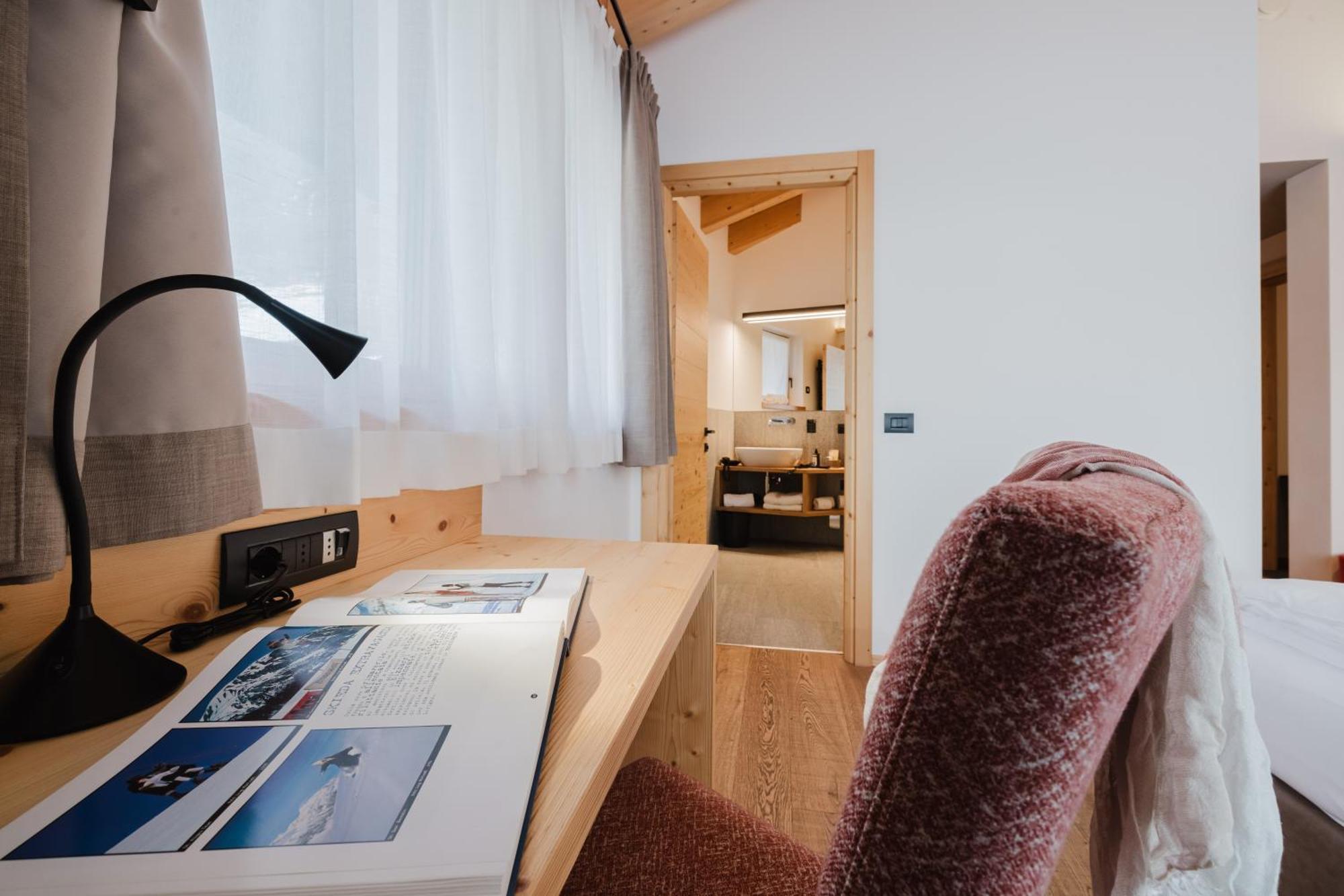 Superior Double or Twin Room Mountain View