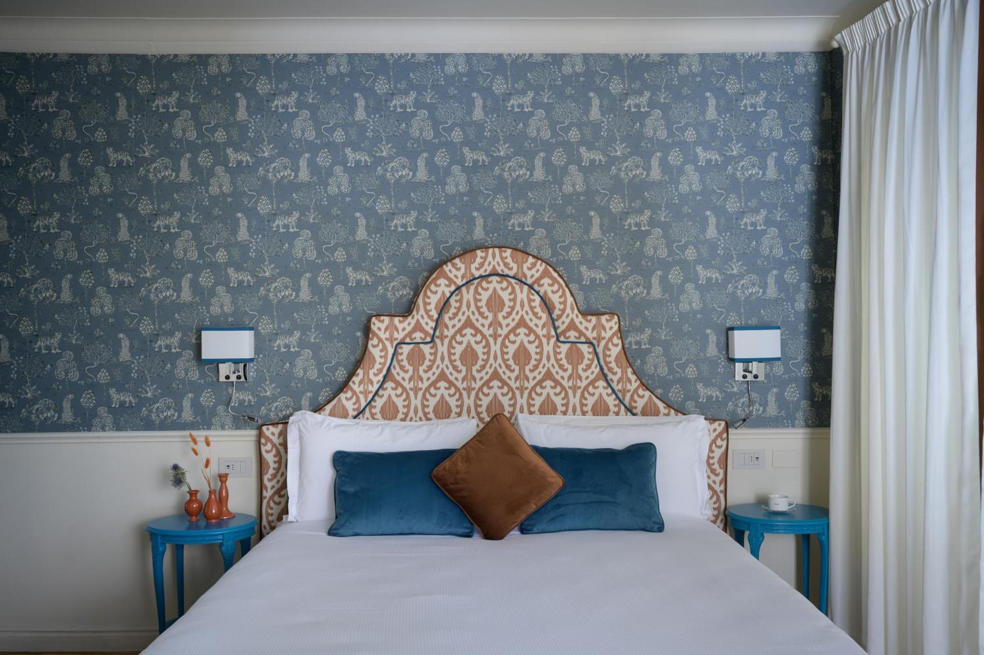 Deluxe King Room,1688822300:JPEG