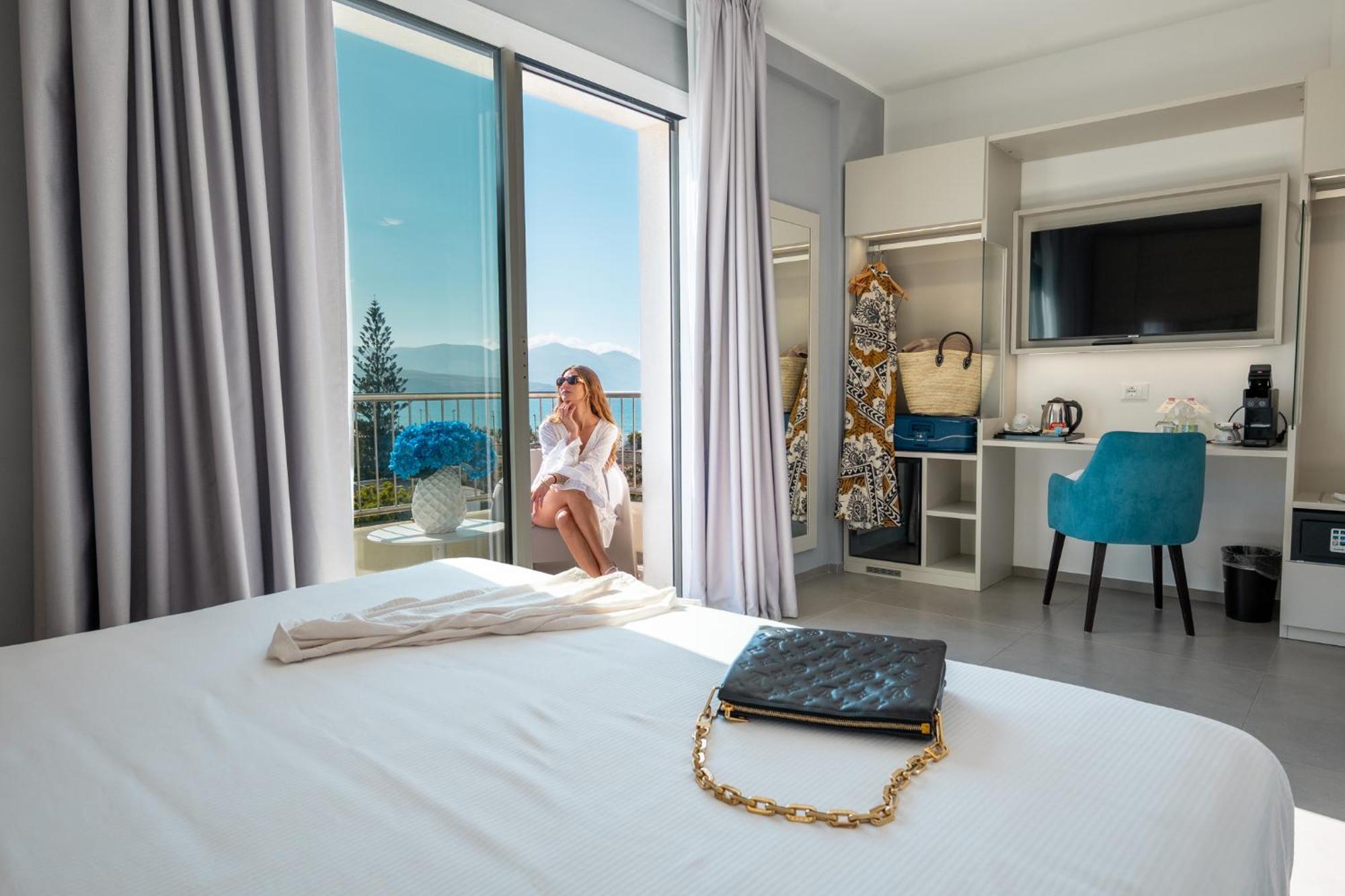 Suite Terrace Sea View,1692139300:JPEG