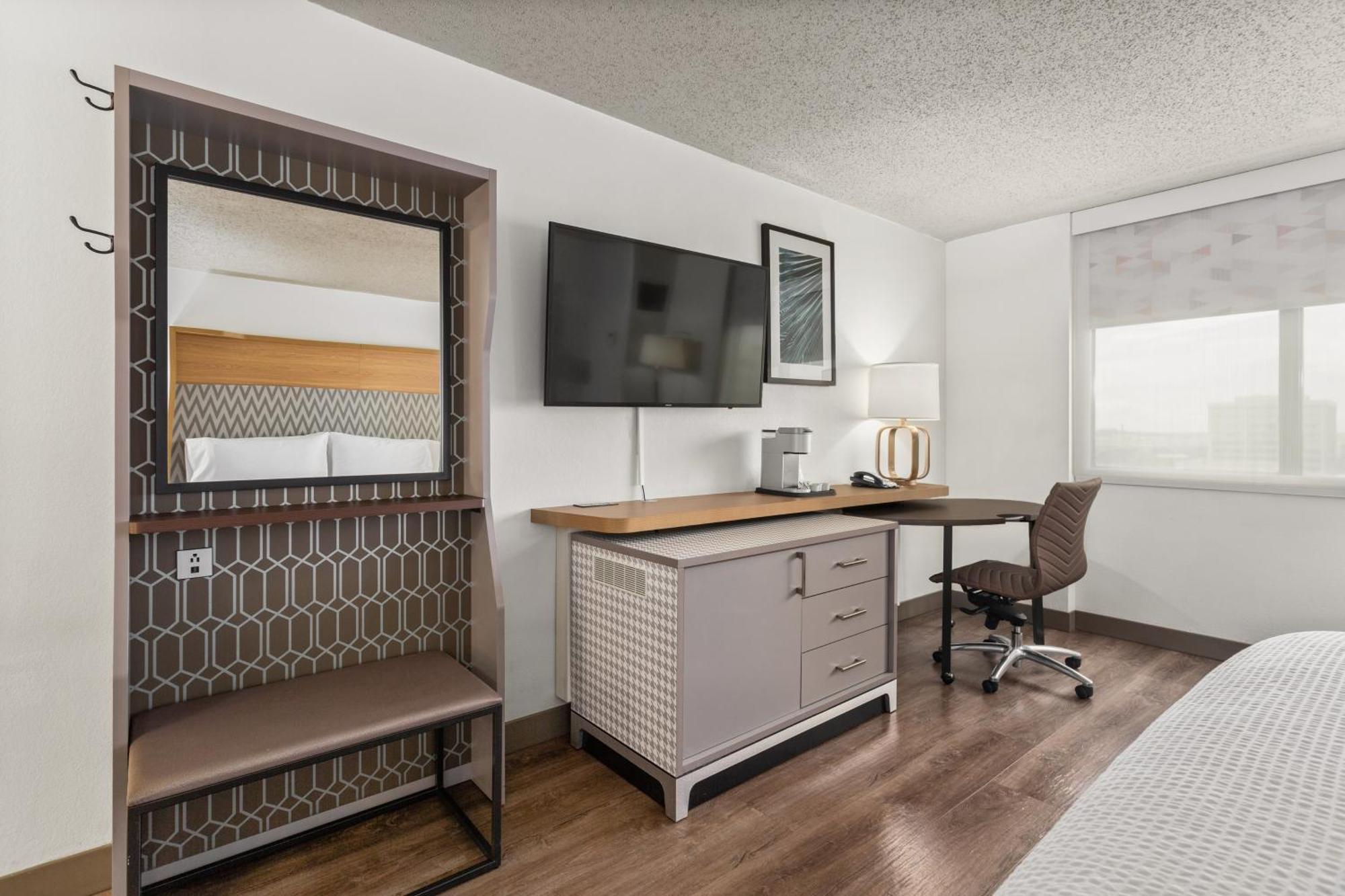 Standard King Room