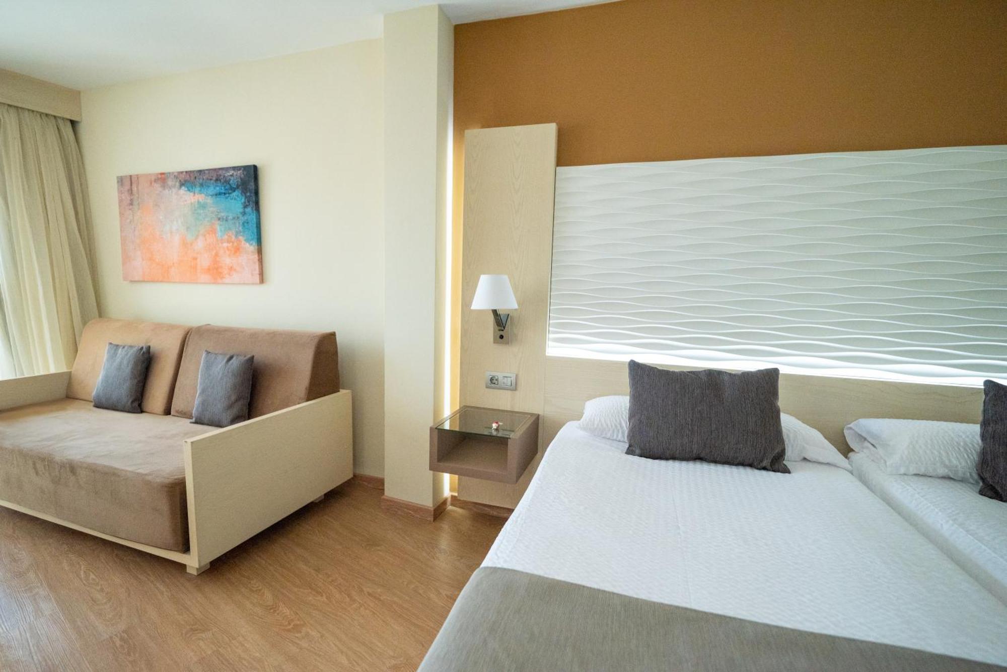 Deluxe Junior Suite Hot Tub