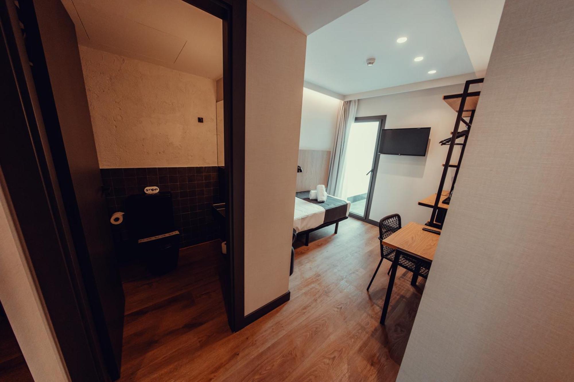 Basic Single Room,1697850712:JPEG