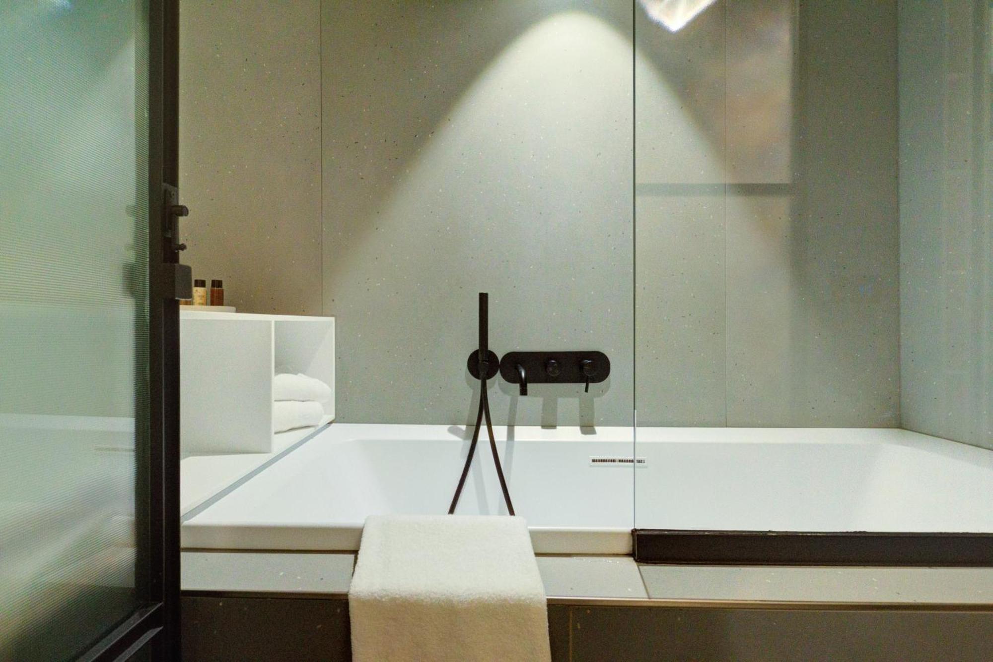 Double Room Private Bathroom