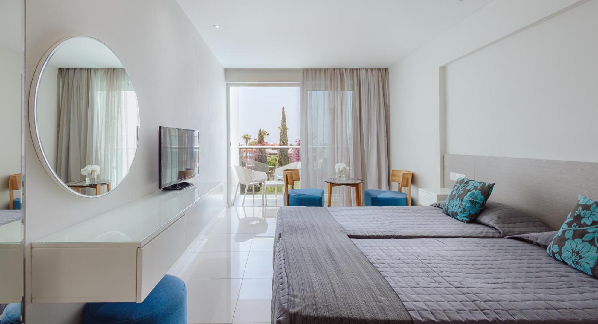 Double or Twin Room Inland View