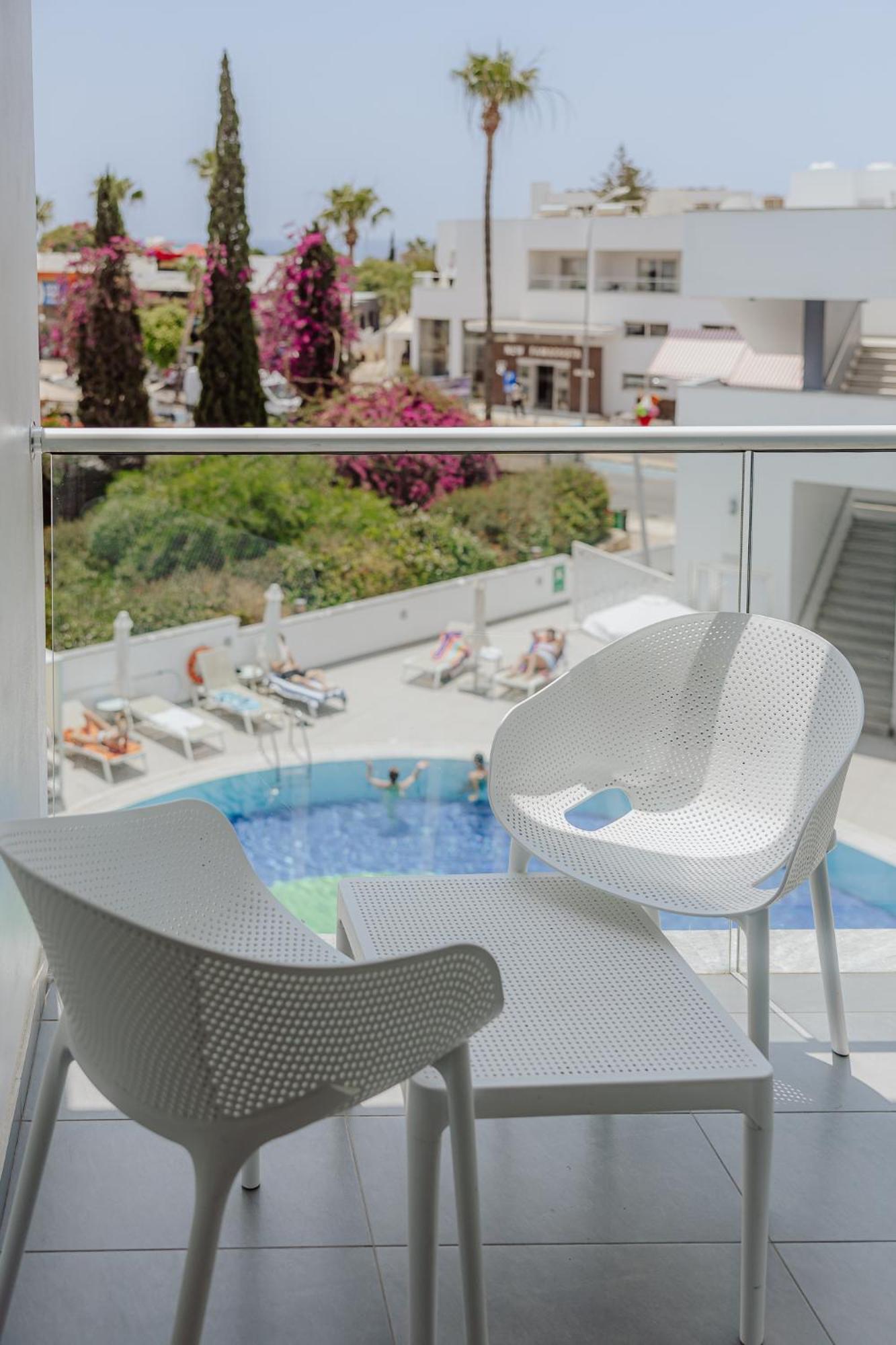 Double or Twin Room Pool View
