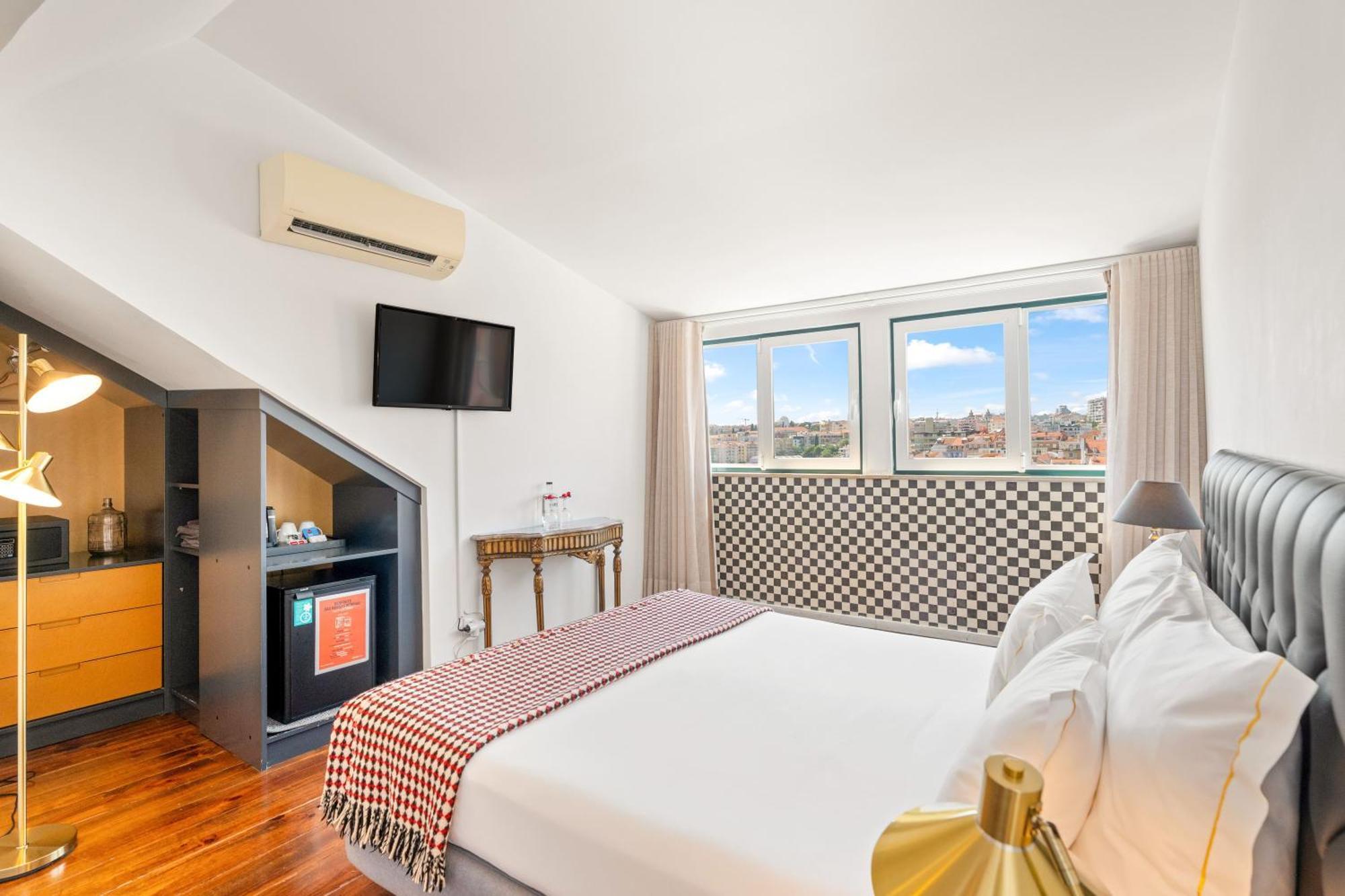 Double Room with City View,1699062809:JPEG