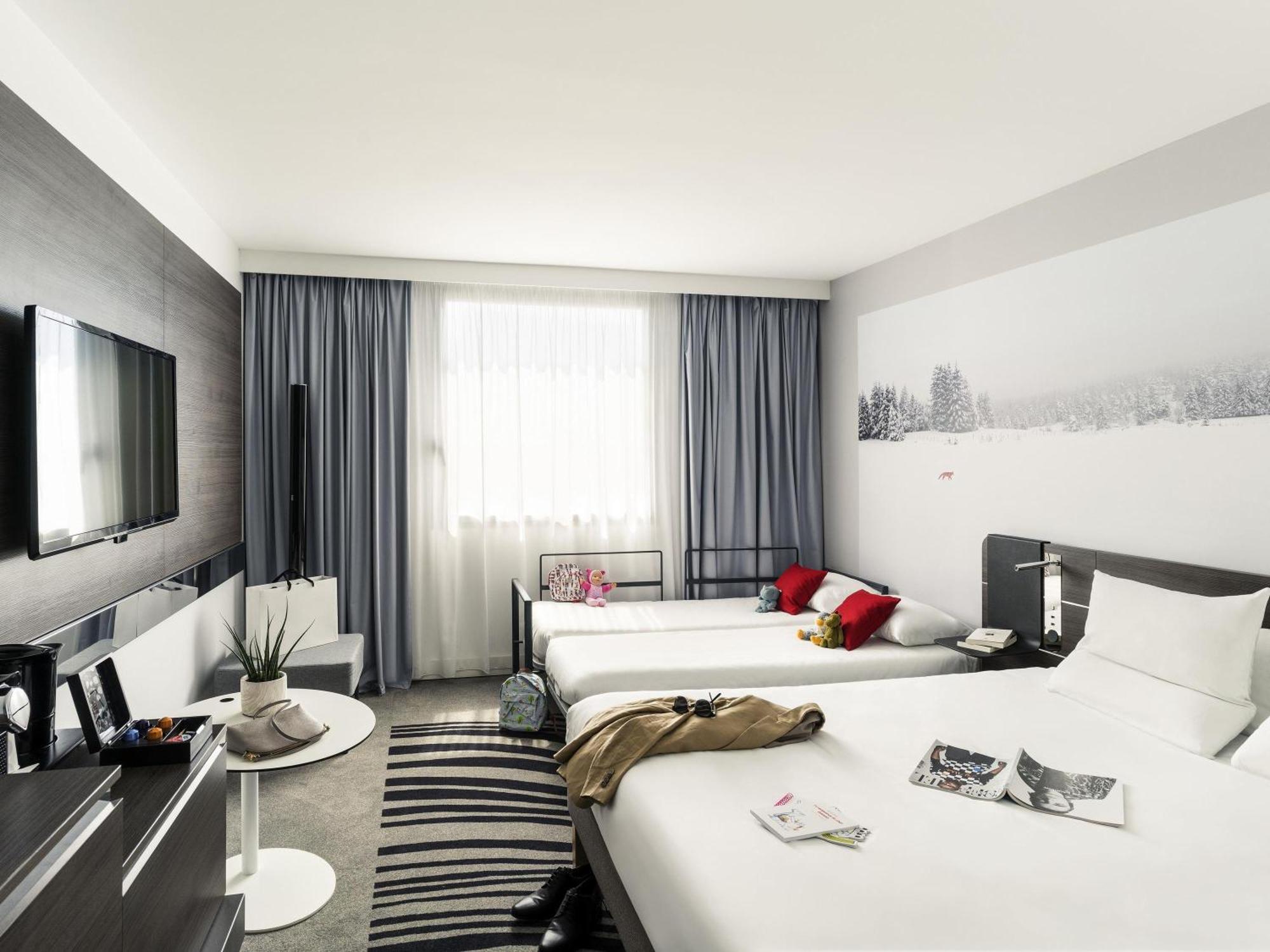 Executive Queen Room With Sofa Bed,1704832444:JPEG