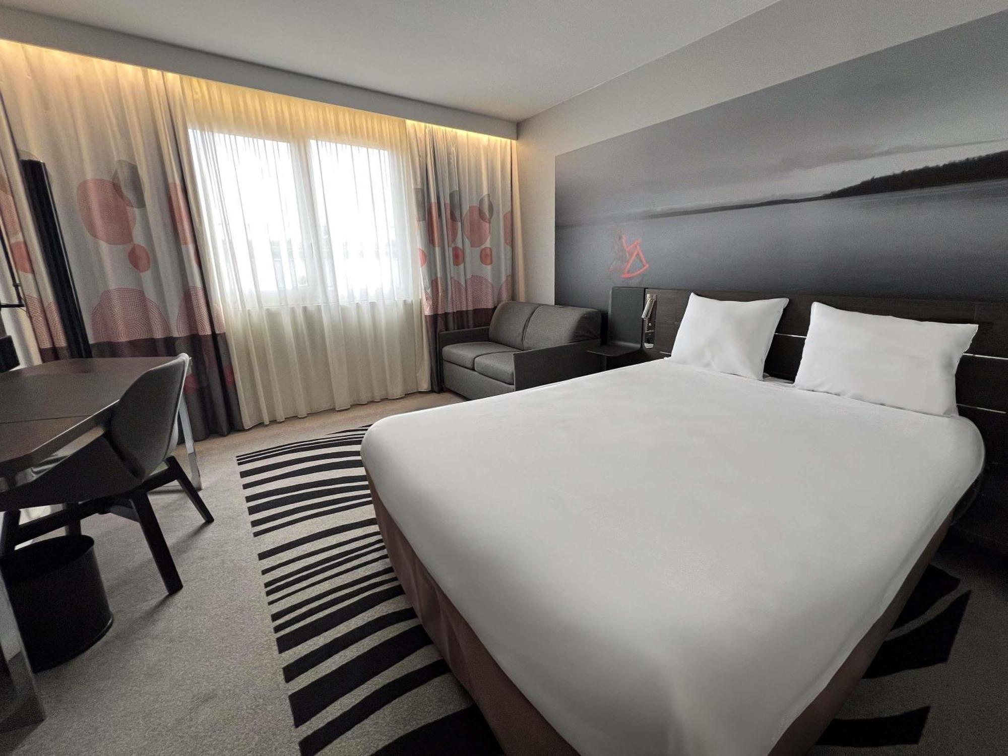 Classic Double Room with Single Sofa,1704900354:JPEG