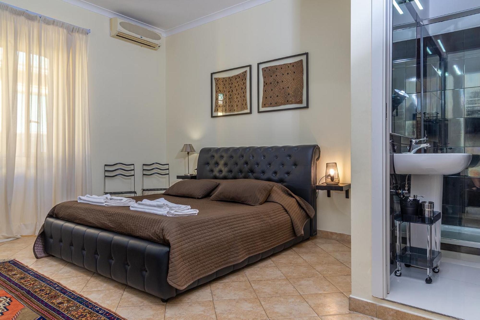 Quadruple Room with Private Bathroom