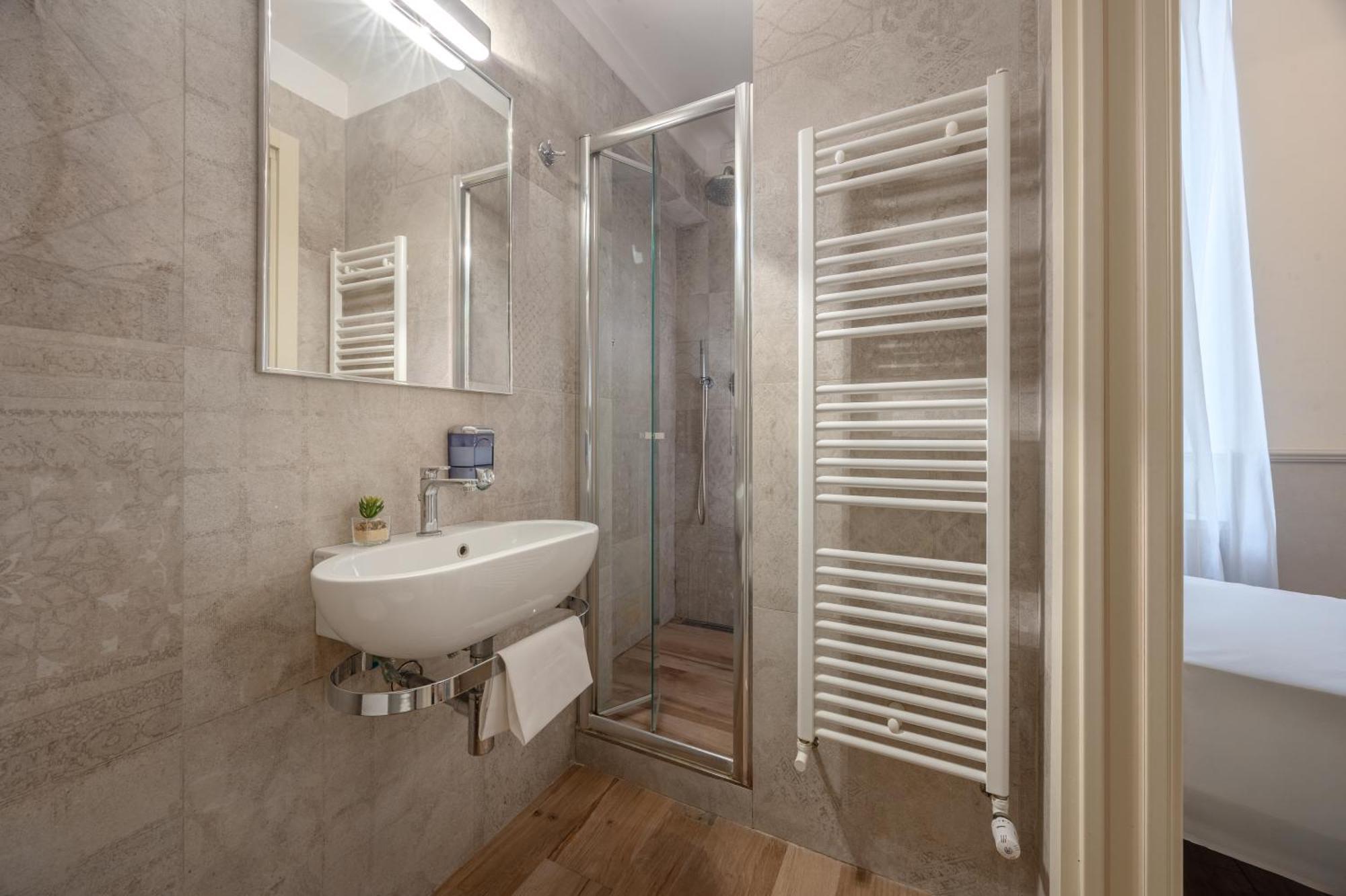 Twin Room,1722916752:JPEG