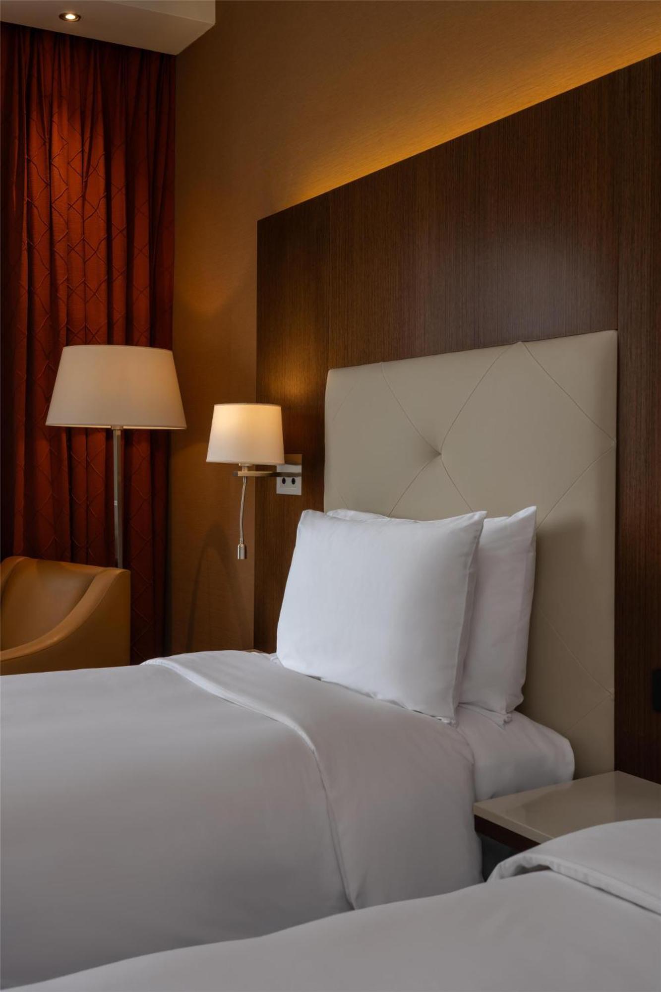 Executive Room Lounge Access