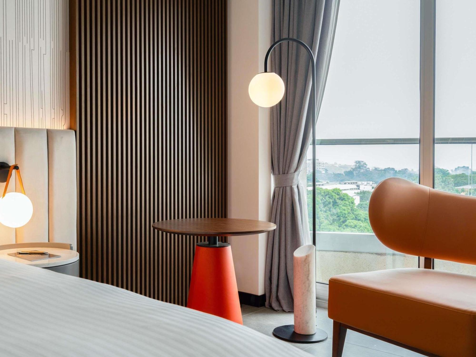 Executive Suite One King