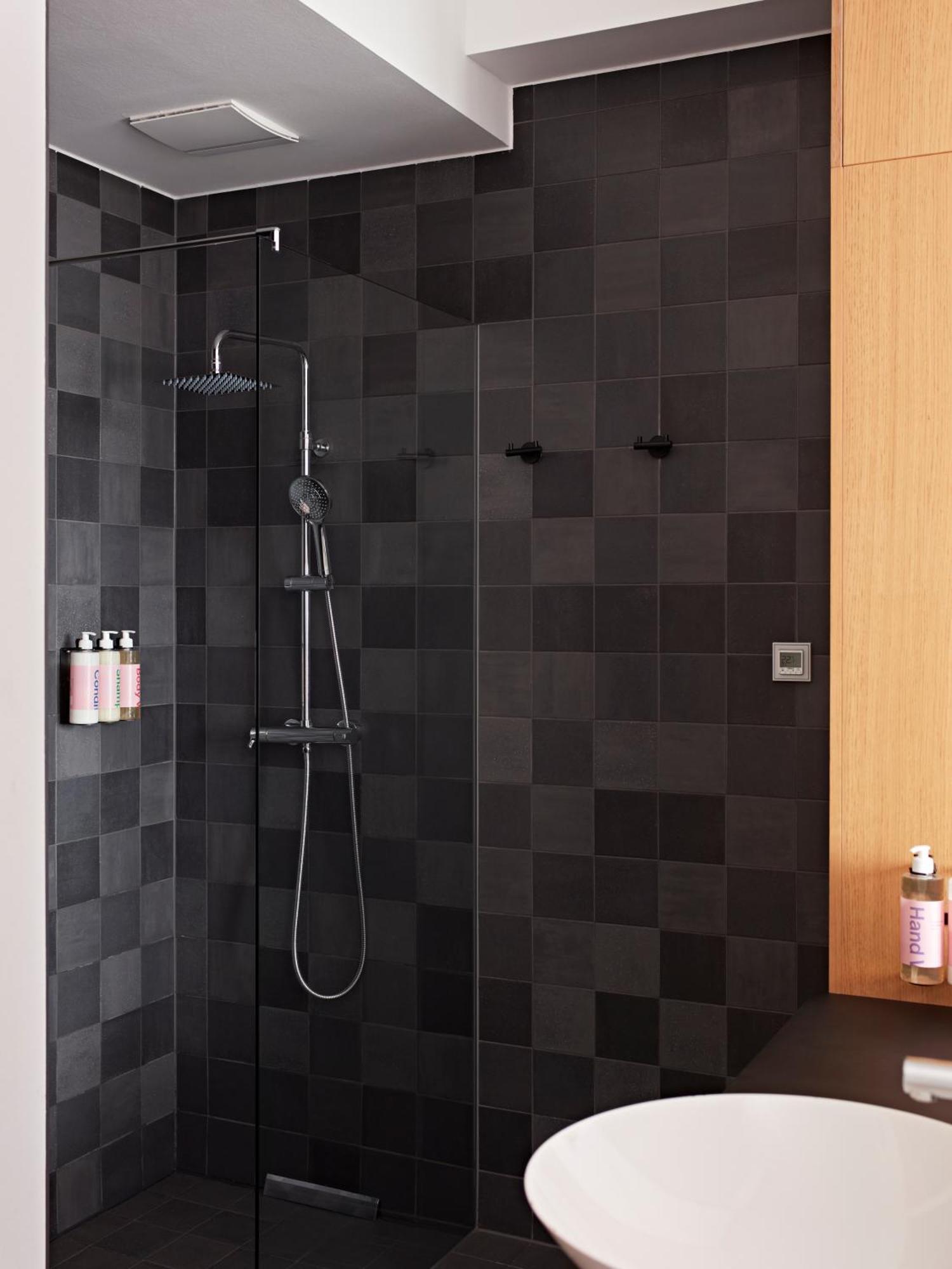 Medium Room