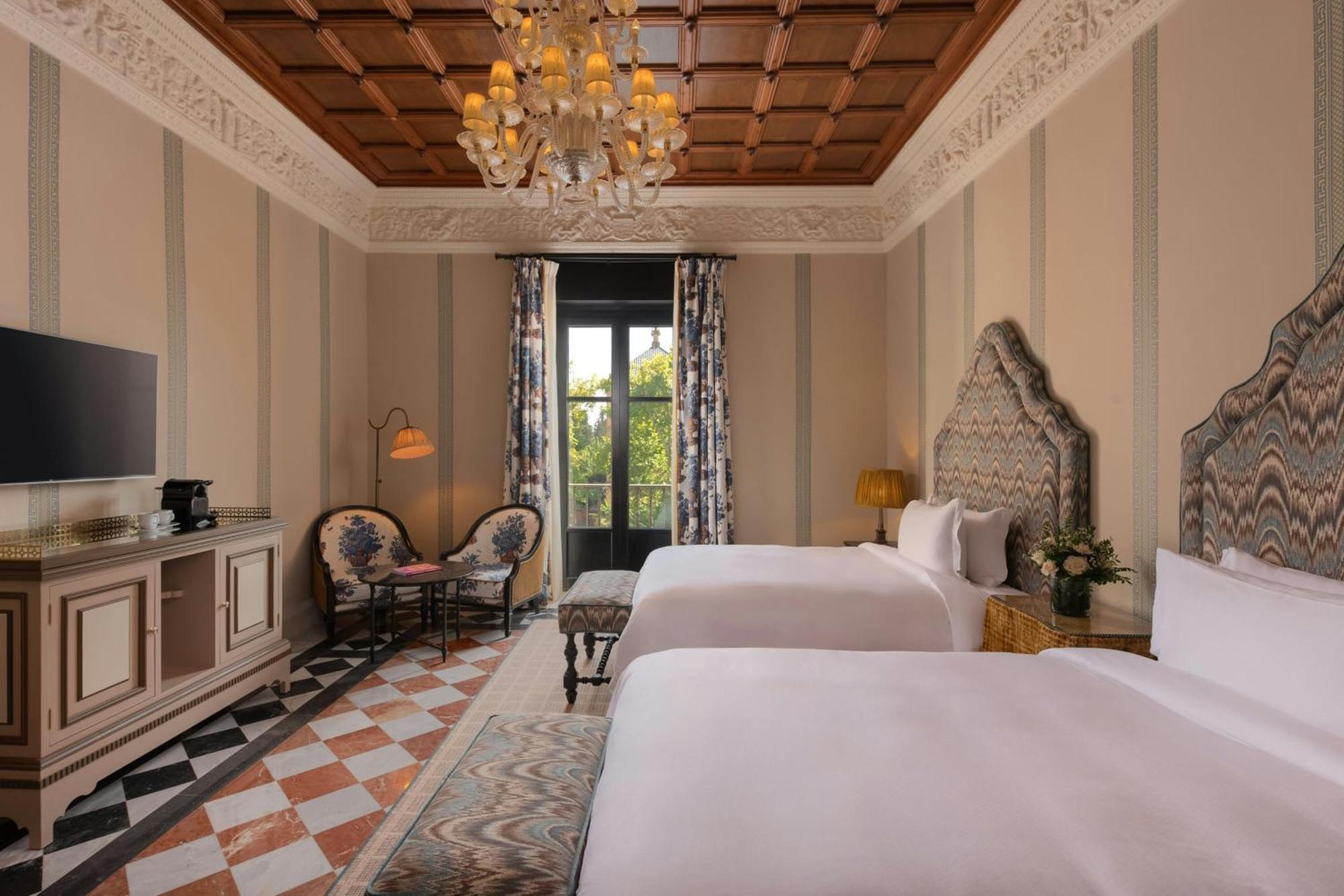 Grand Deluxe Twin Room