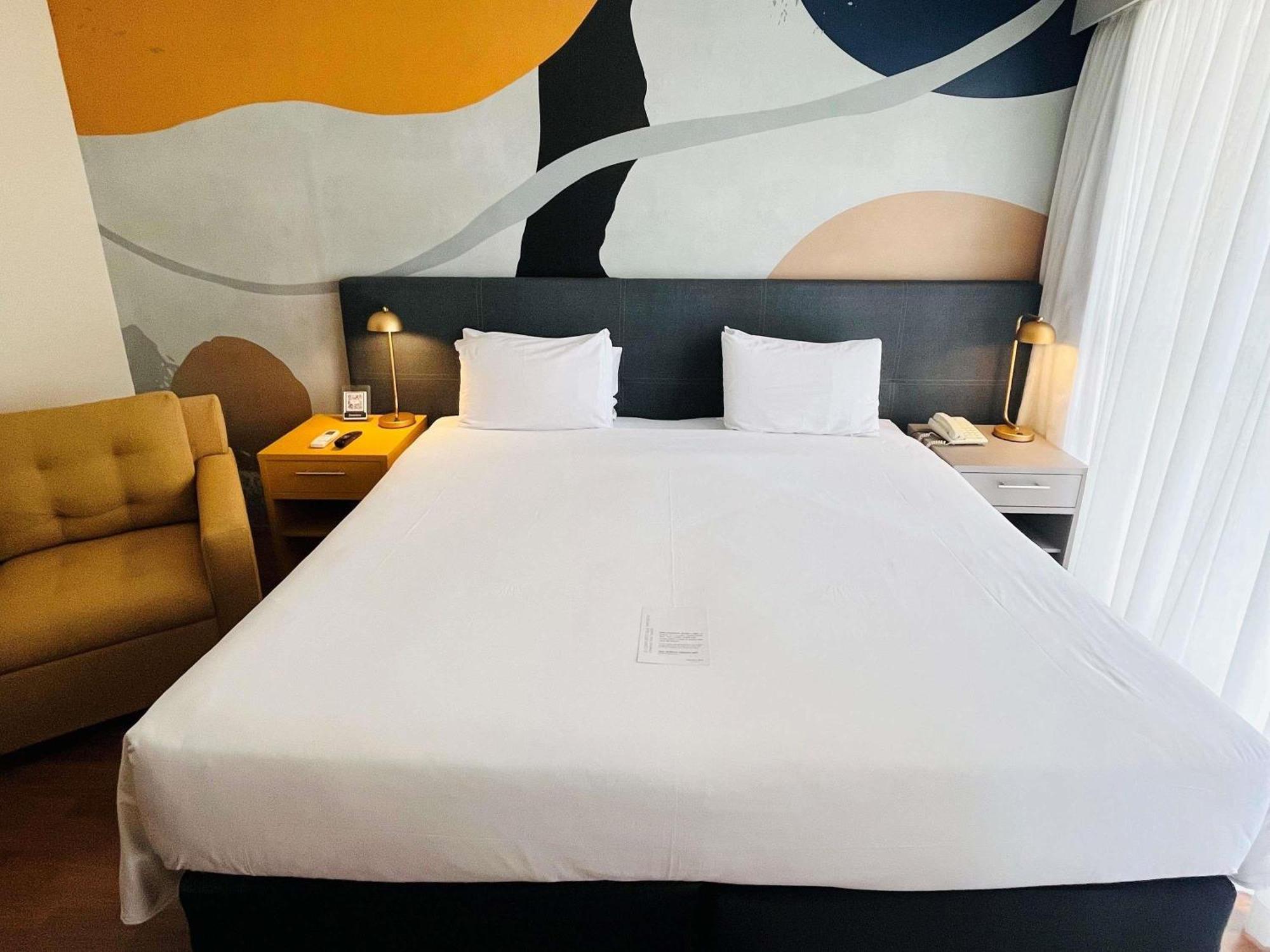 One-Bedroom Executive Apartment One King Bed