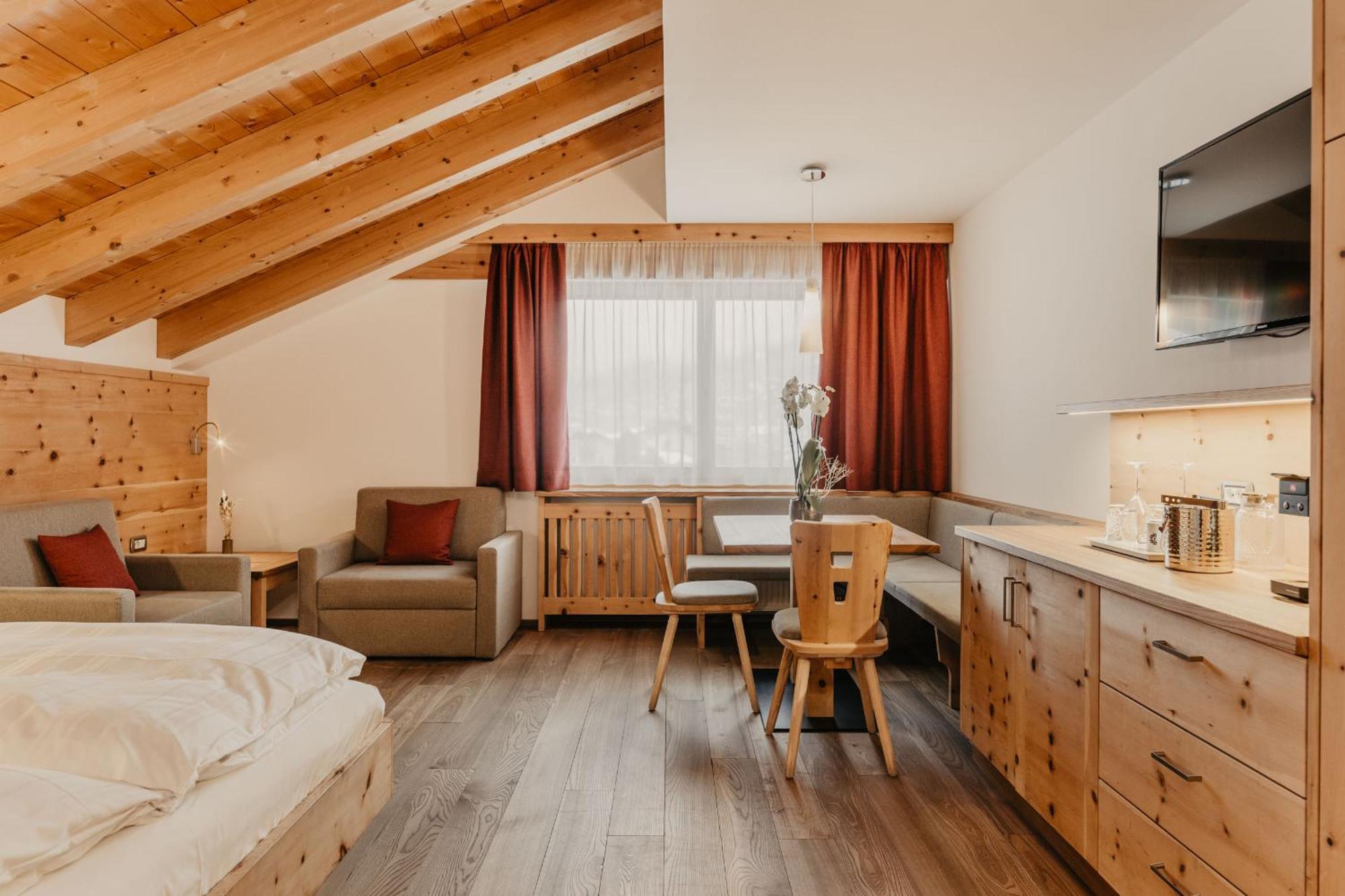 Large Double or Twin Room