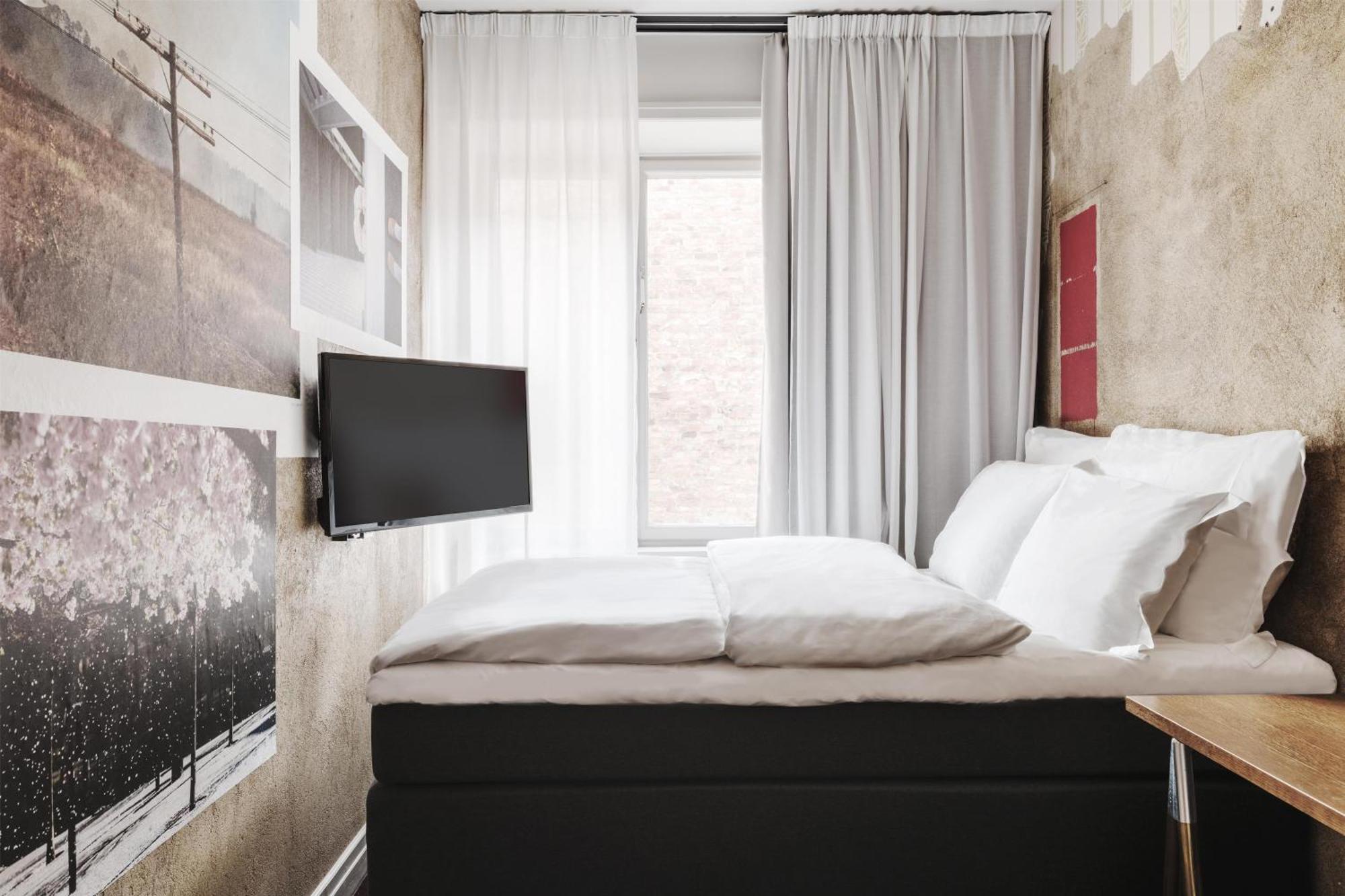 Double Room,1742813300:JPEG