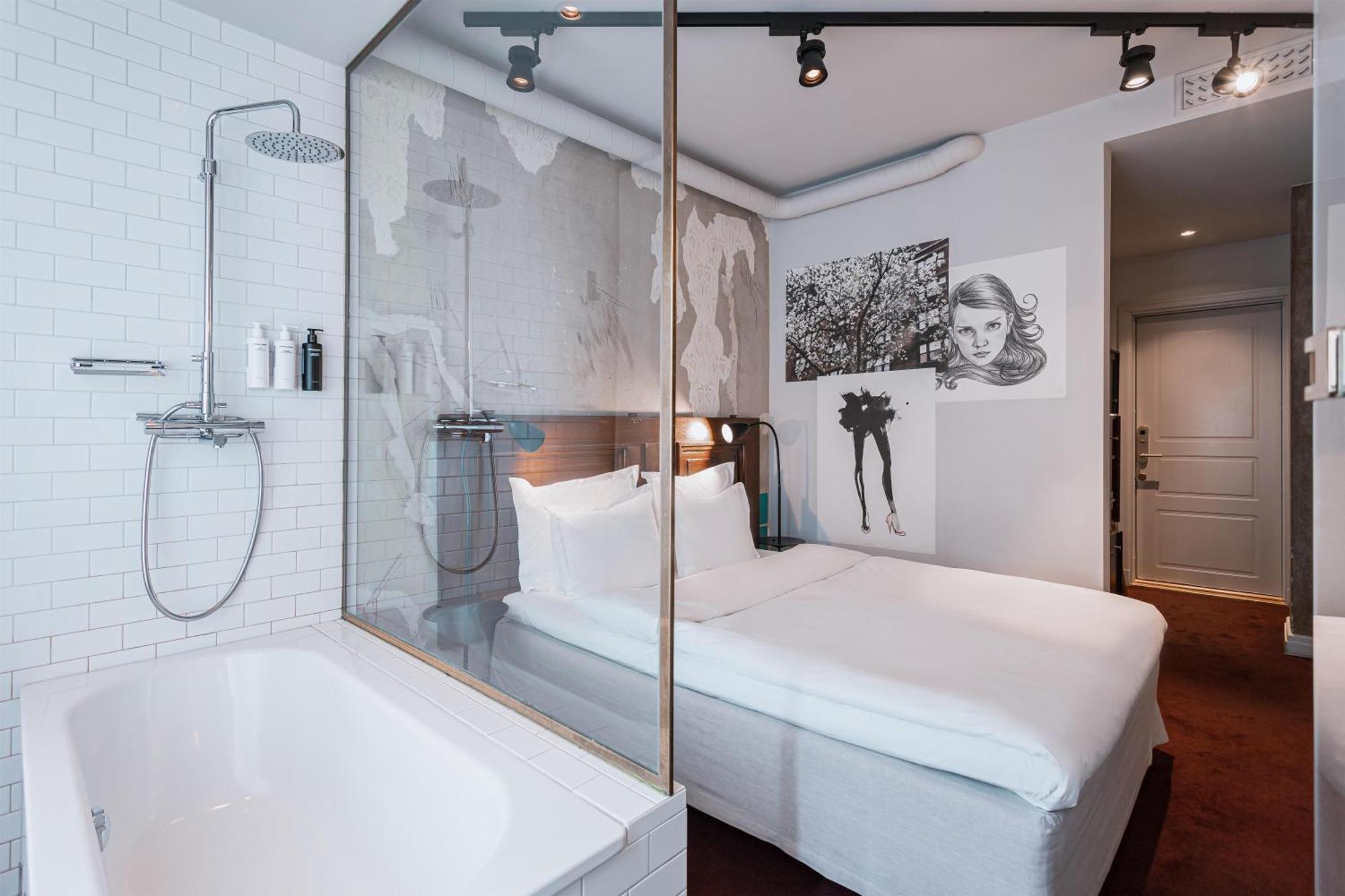 Deluxe Queen Room,1742813276:JPEG