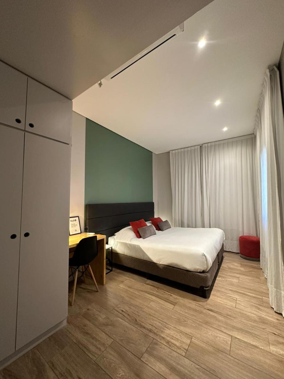 Double or Twin Room Private Bathroom