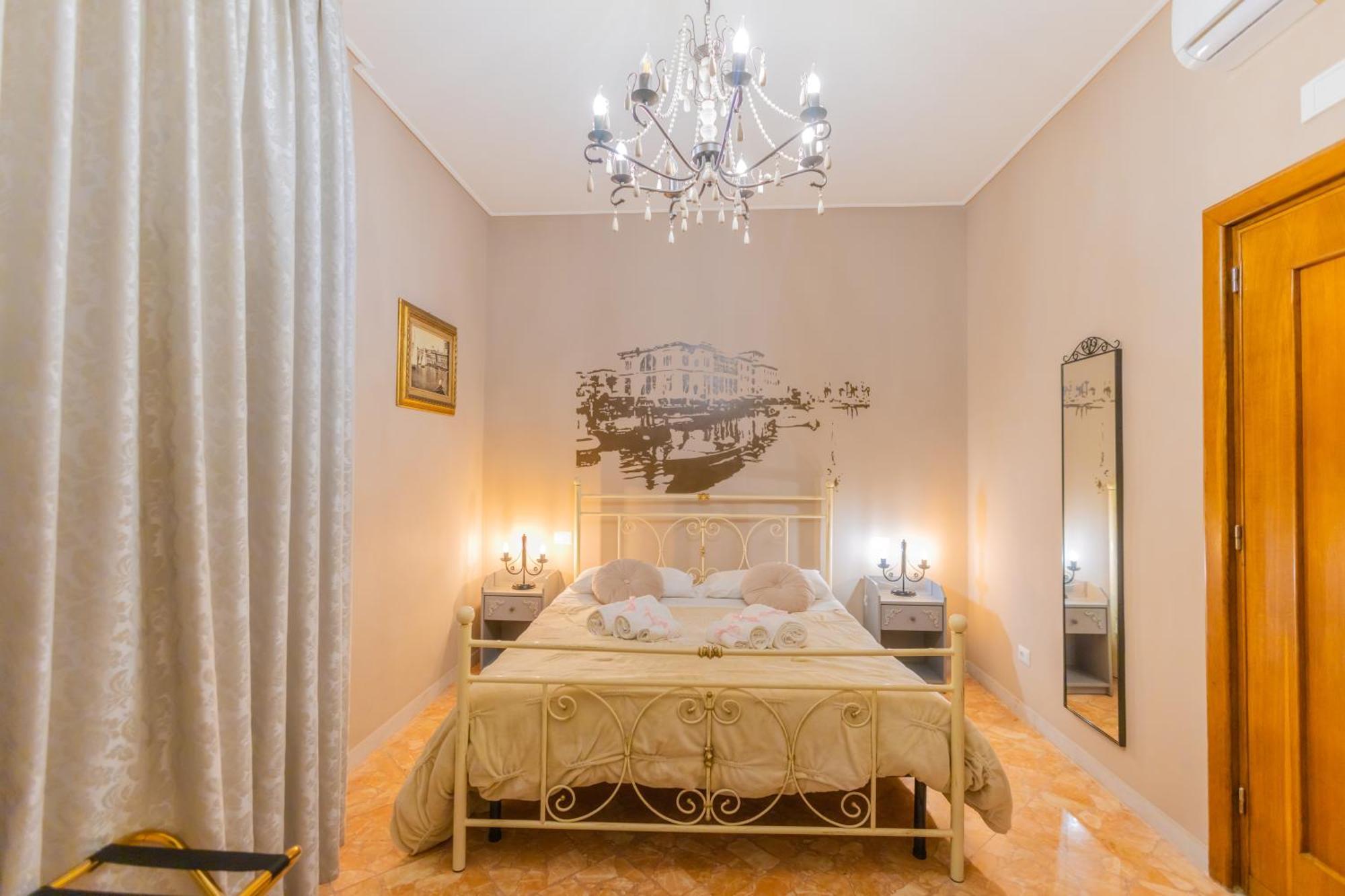Double Room Private Bathroom