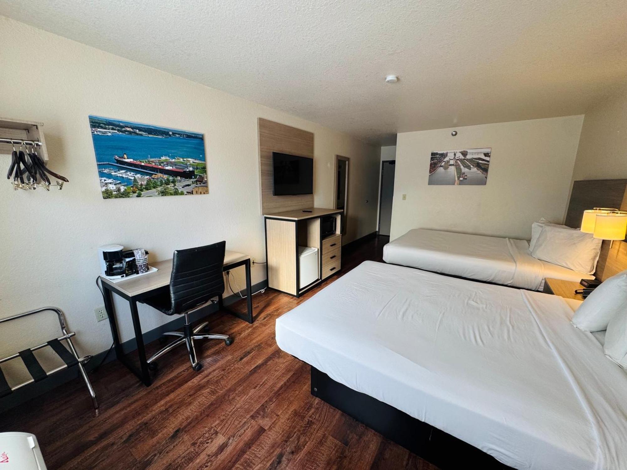 Queen Room with Two Queen Beds - Non-Smoking,1746879361:JPEG