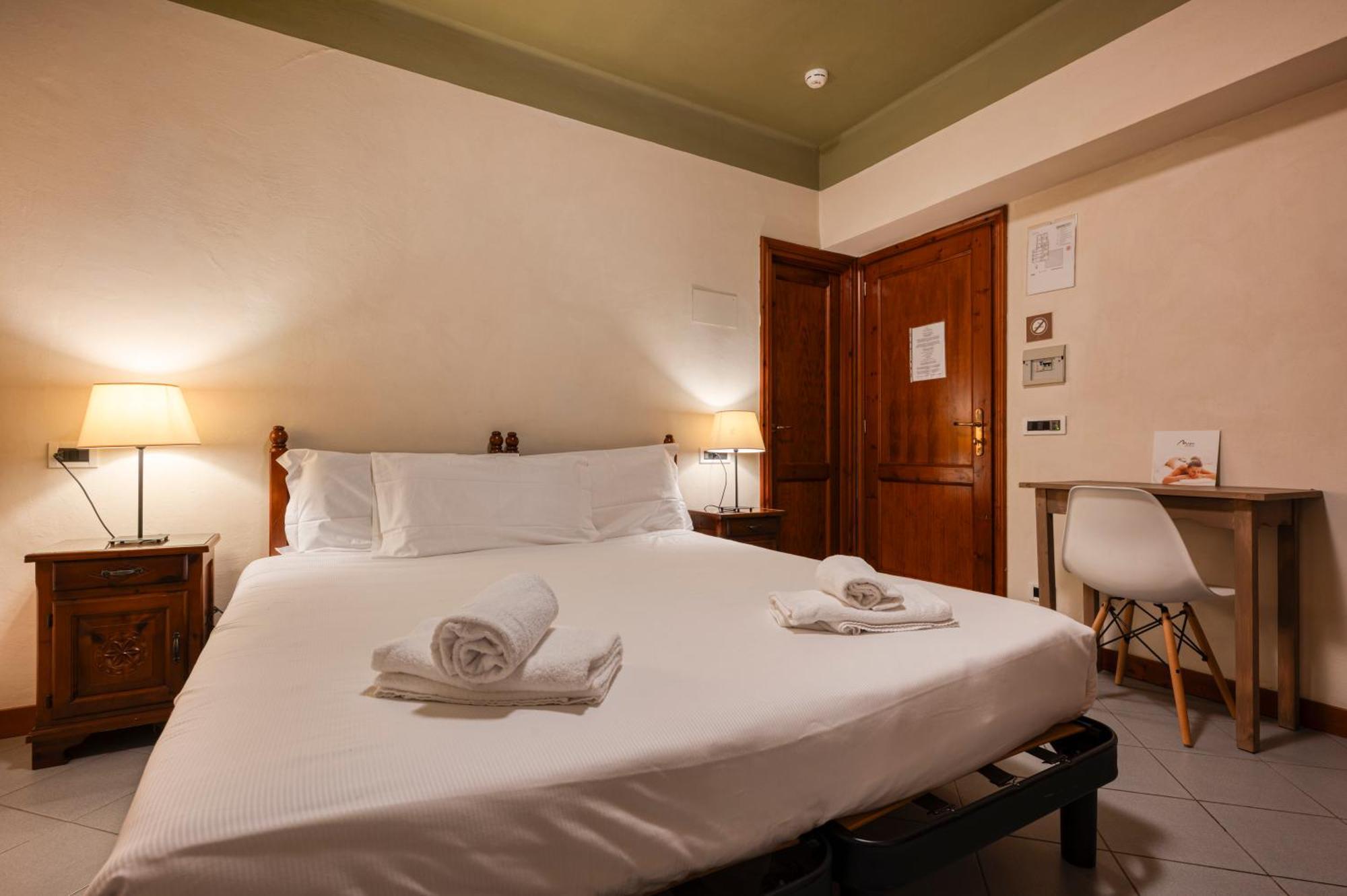 Standard Double or Twin Room,1746902340:JPEG