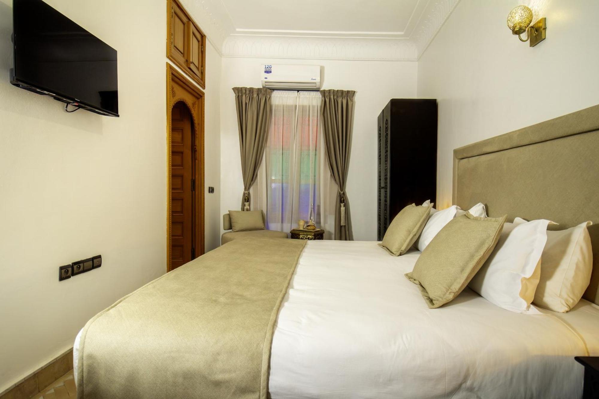 Double Room Private Bathroom