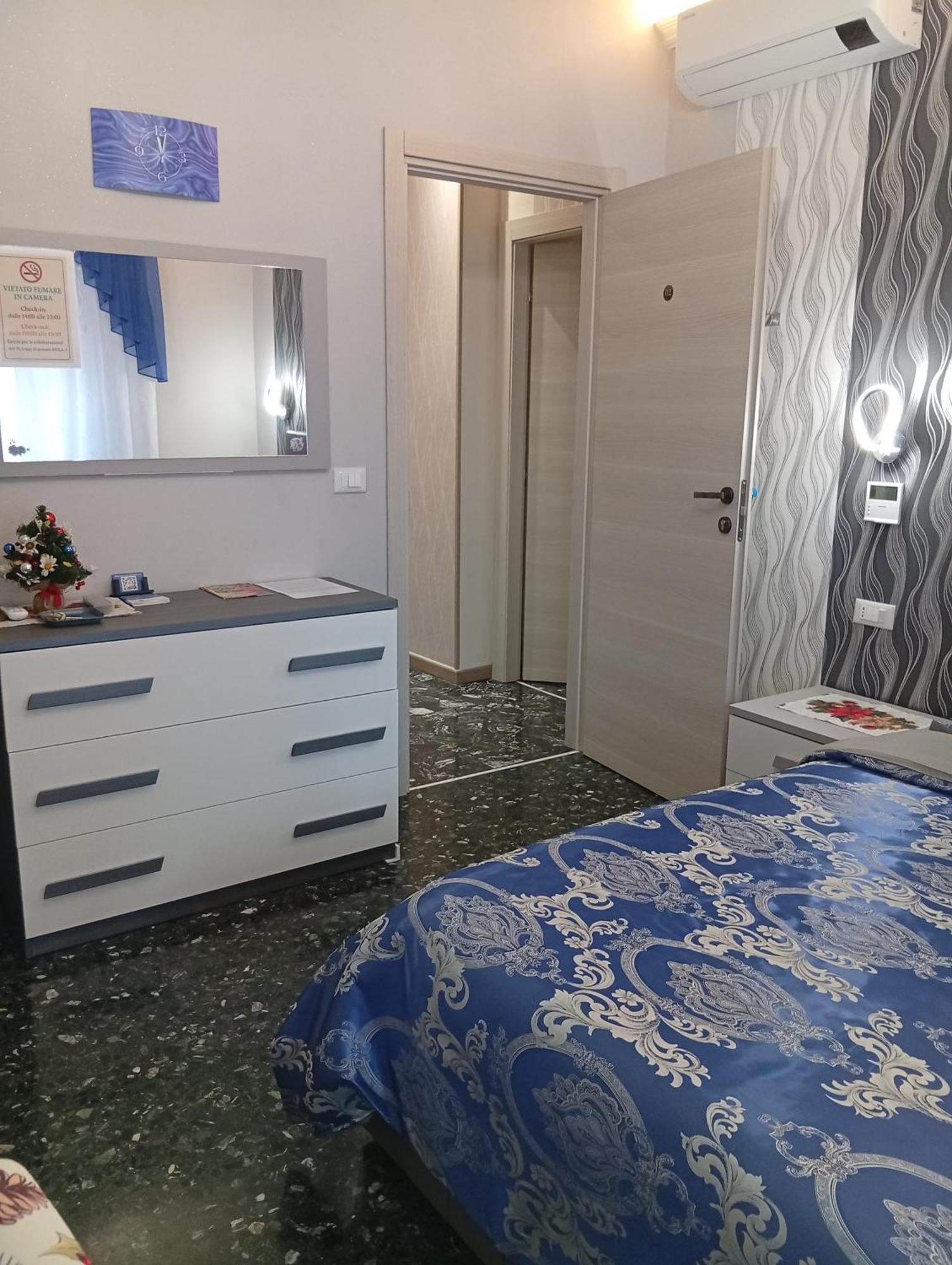 Double Room Private External Bathroom