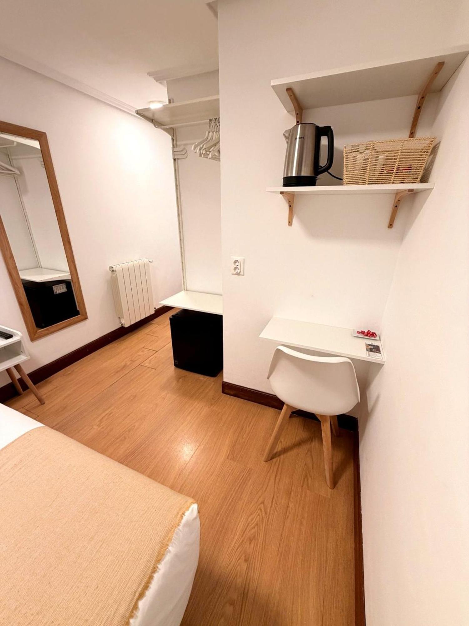 Double Room Private Bathroom