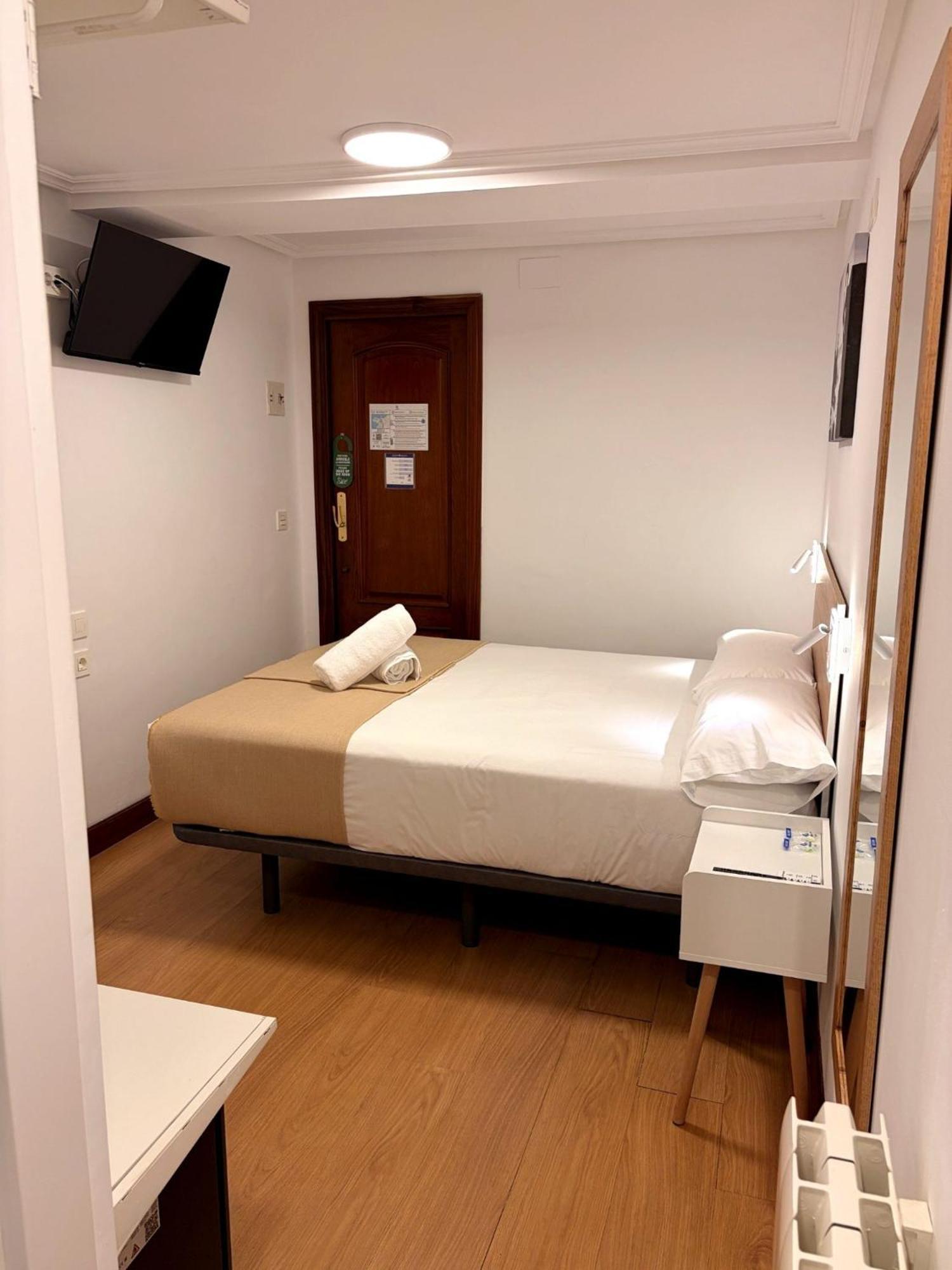 Double Room Private Bathroom