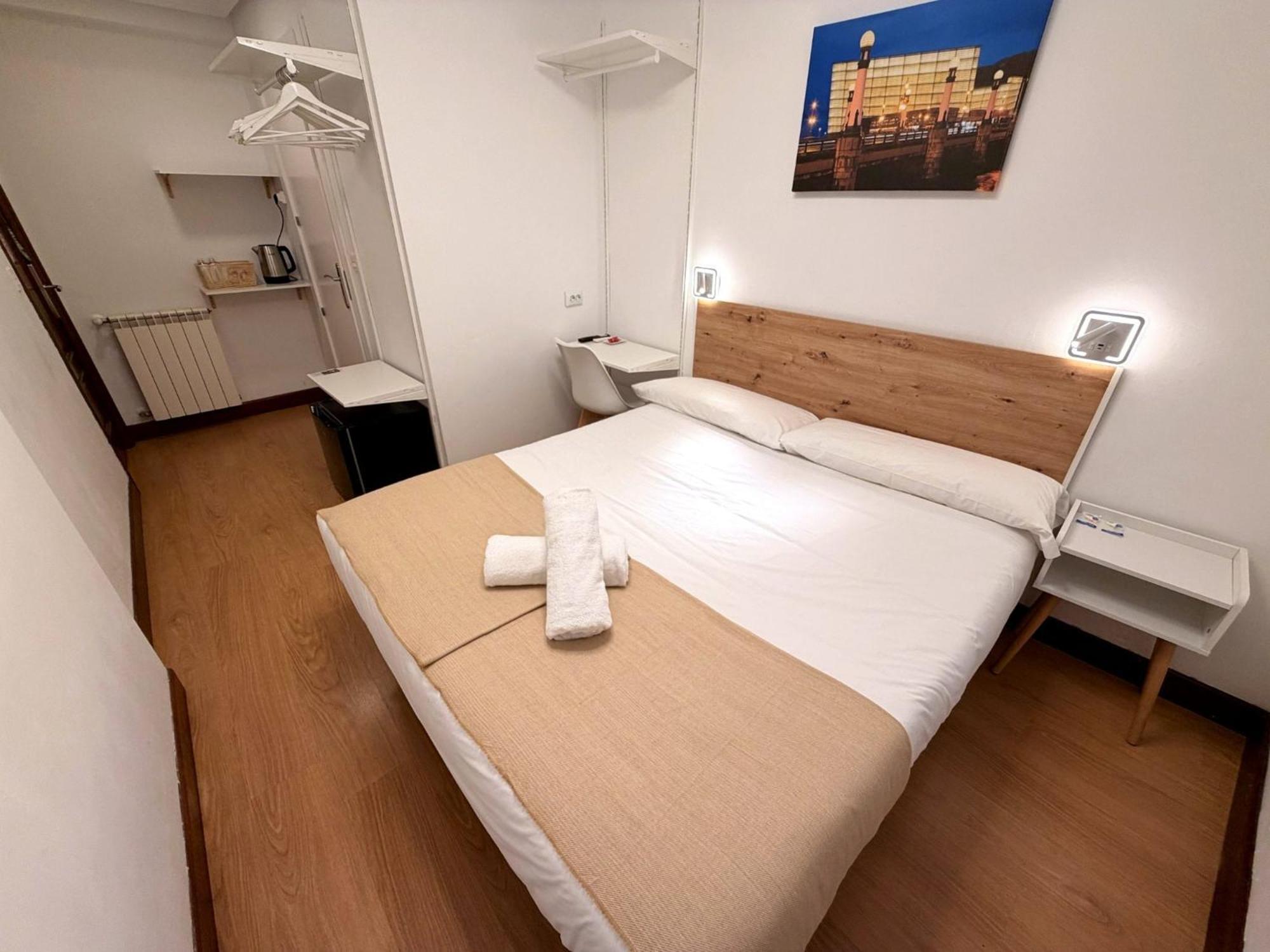 Double Room Private Bathroom