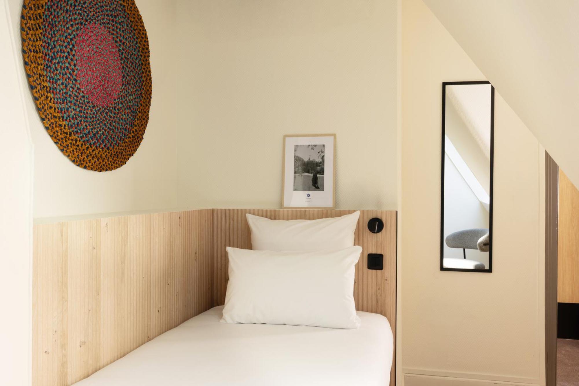 Single Room,1758536344:JPEG