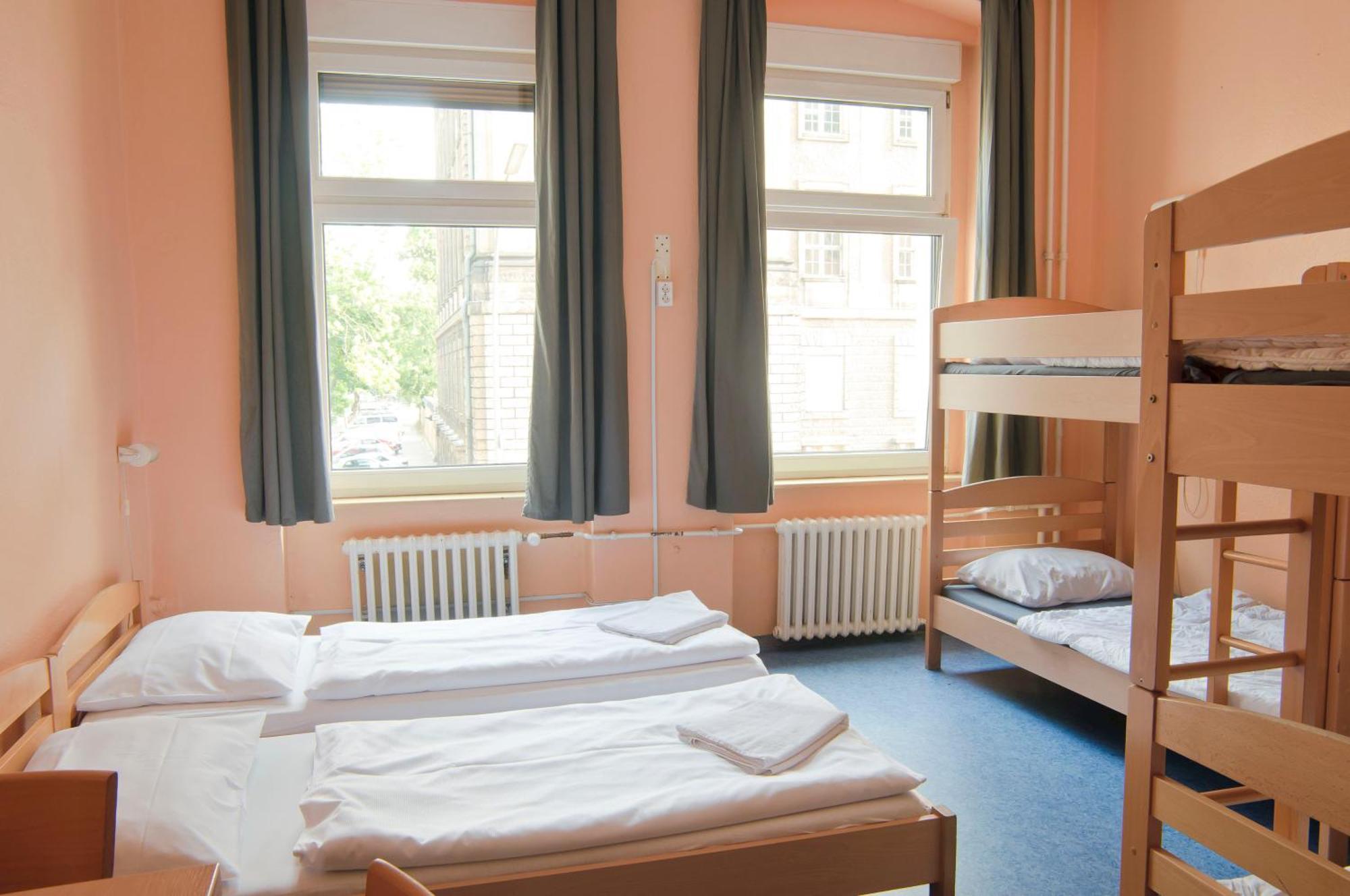 Bed 6-Bed Mixed Dormitory Room