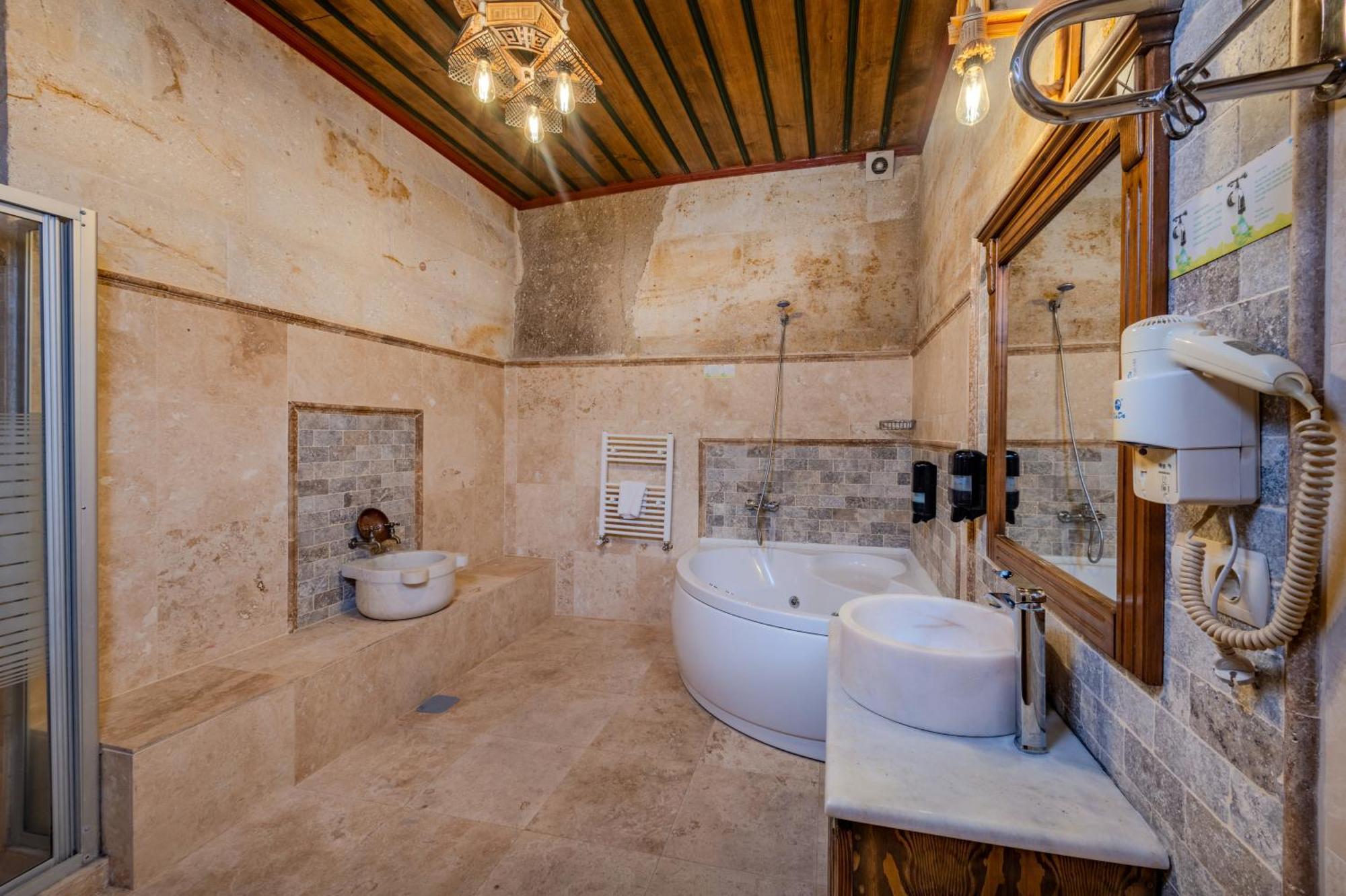 Deluxe Suite,1769519031:JPEG