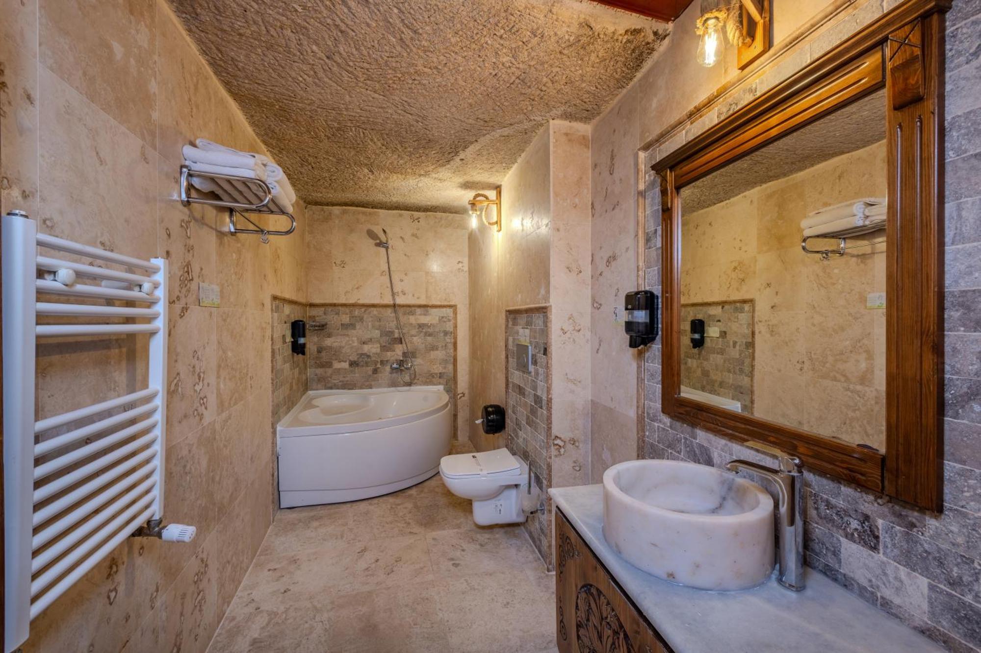 Cave Room,1769519372:JPEG