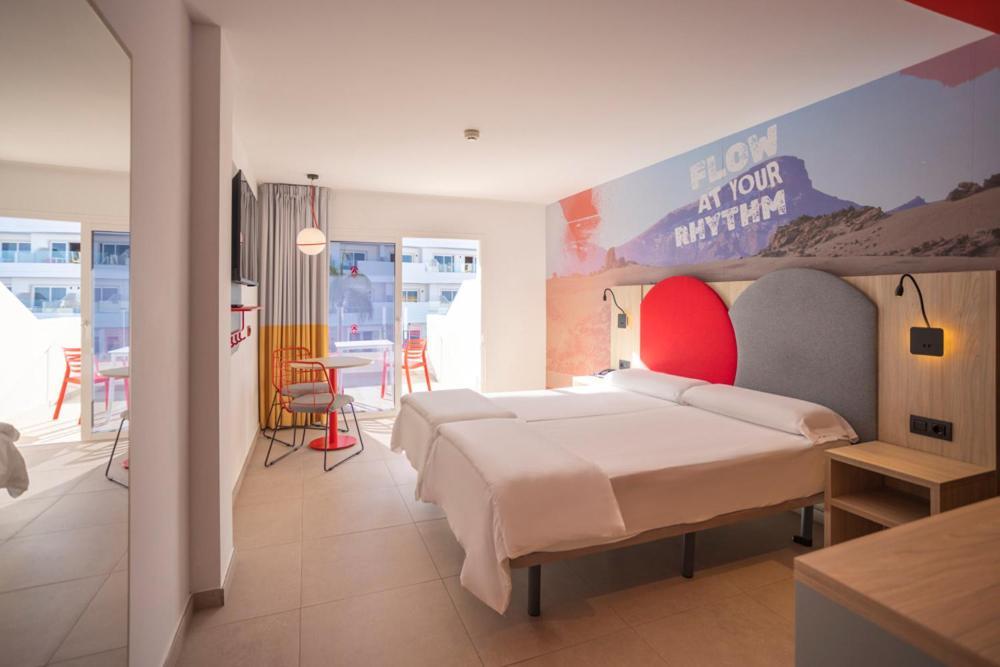 The Flow double room lateral sea view