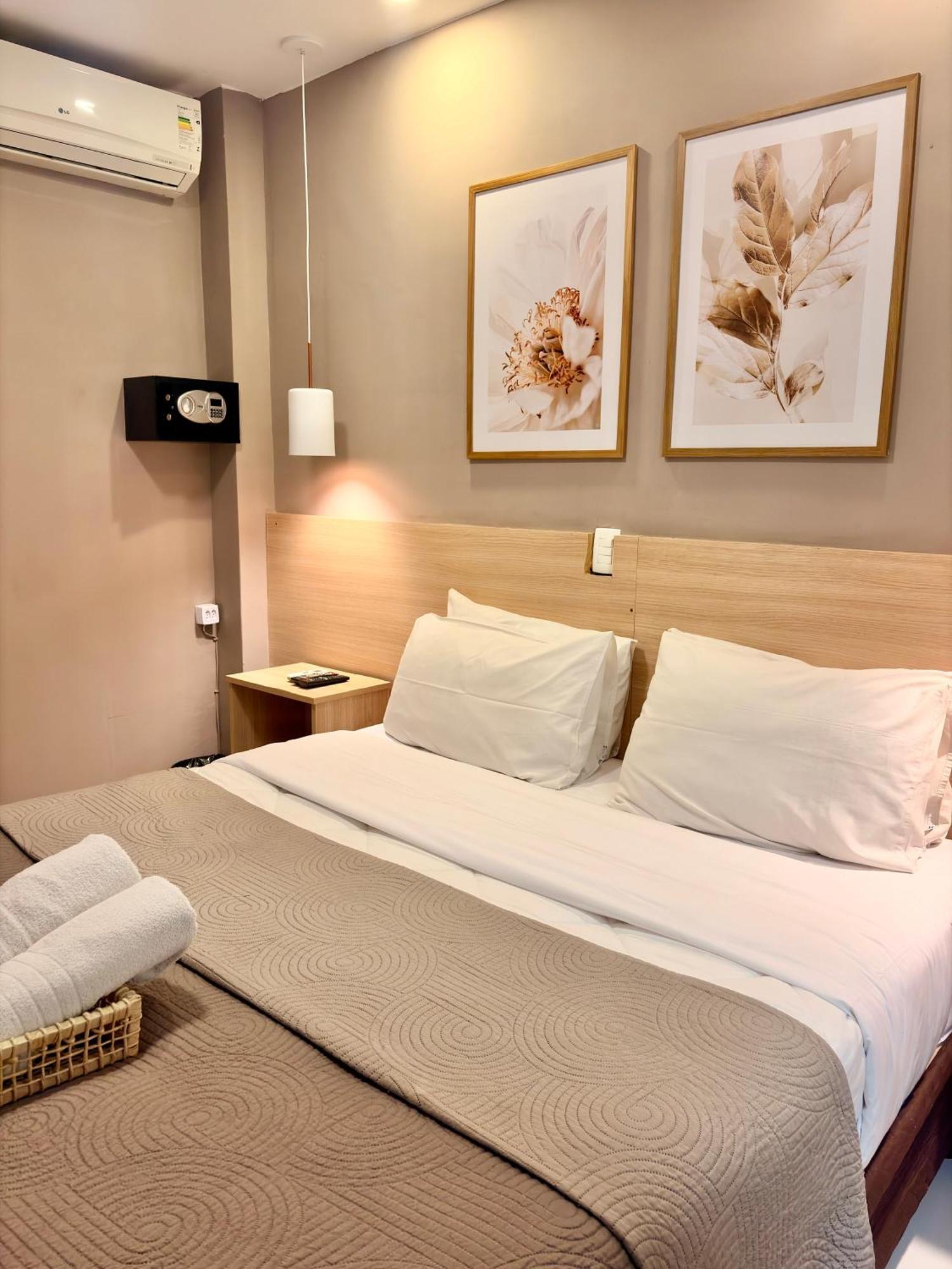 Standard Queen Room