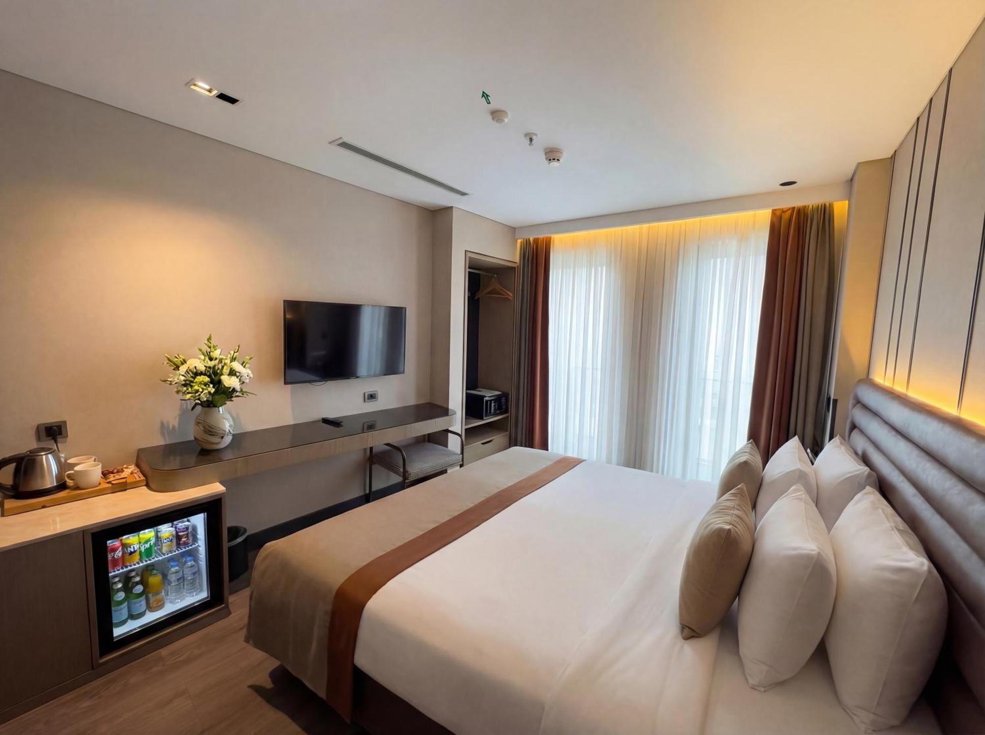 Deluxe King Room