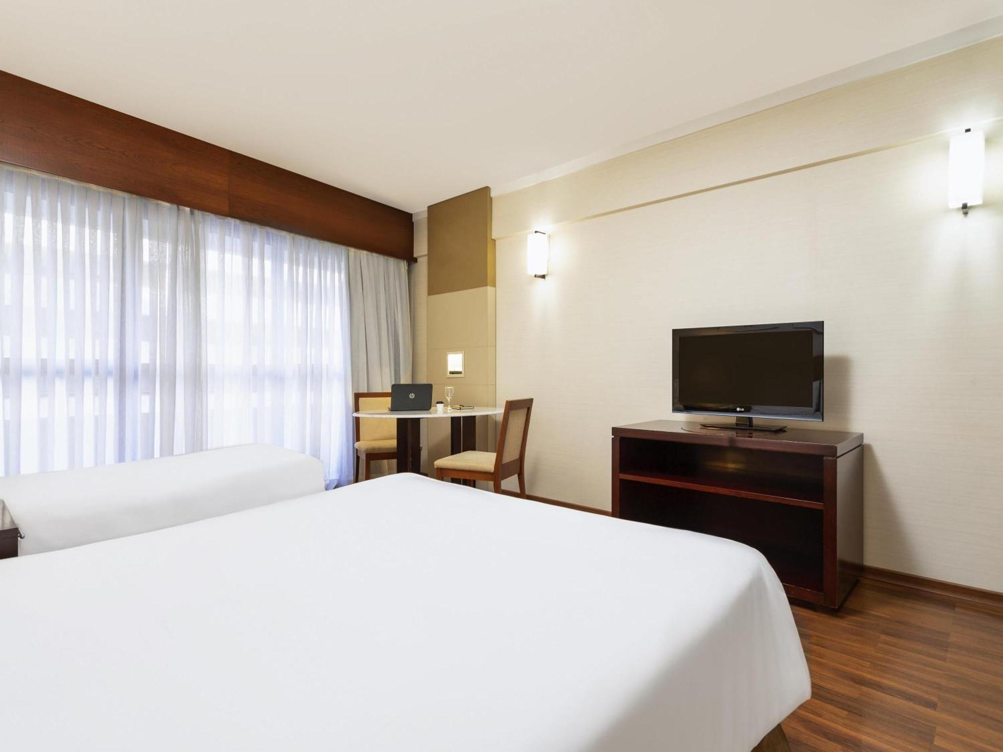 Standard Apartment One Queen One Single Bed