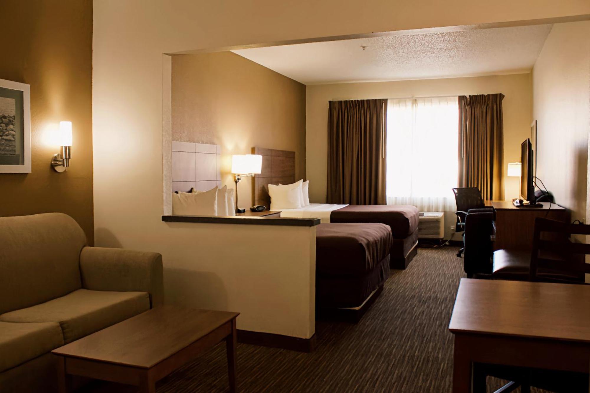 Queen Suite with Two Queen Beds