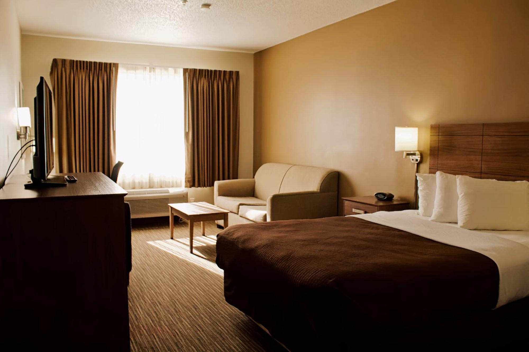 King Suite with One King and One Futon Bed