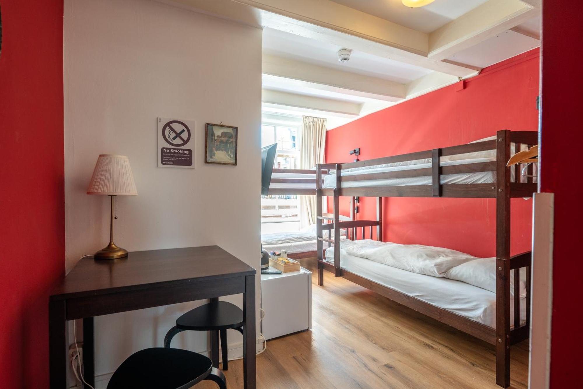 Habitación Familiar con vistas al jardín