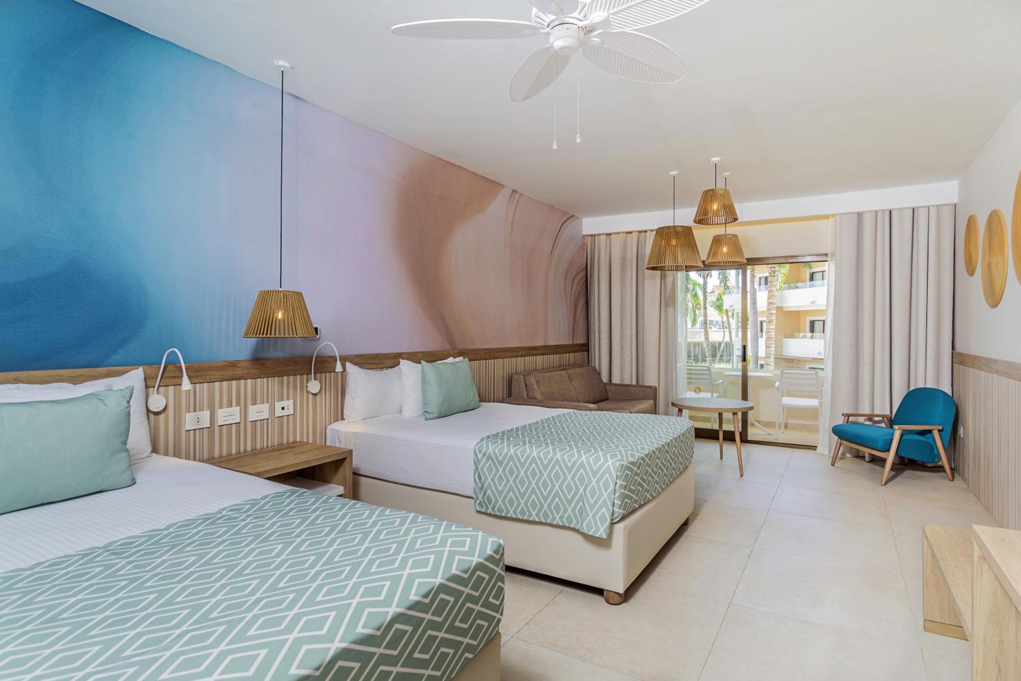 2 Double Beds Junior Suite SGL