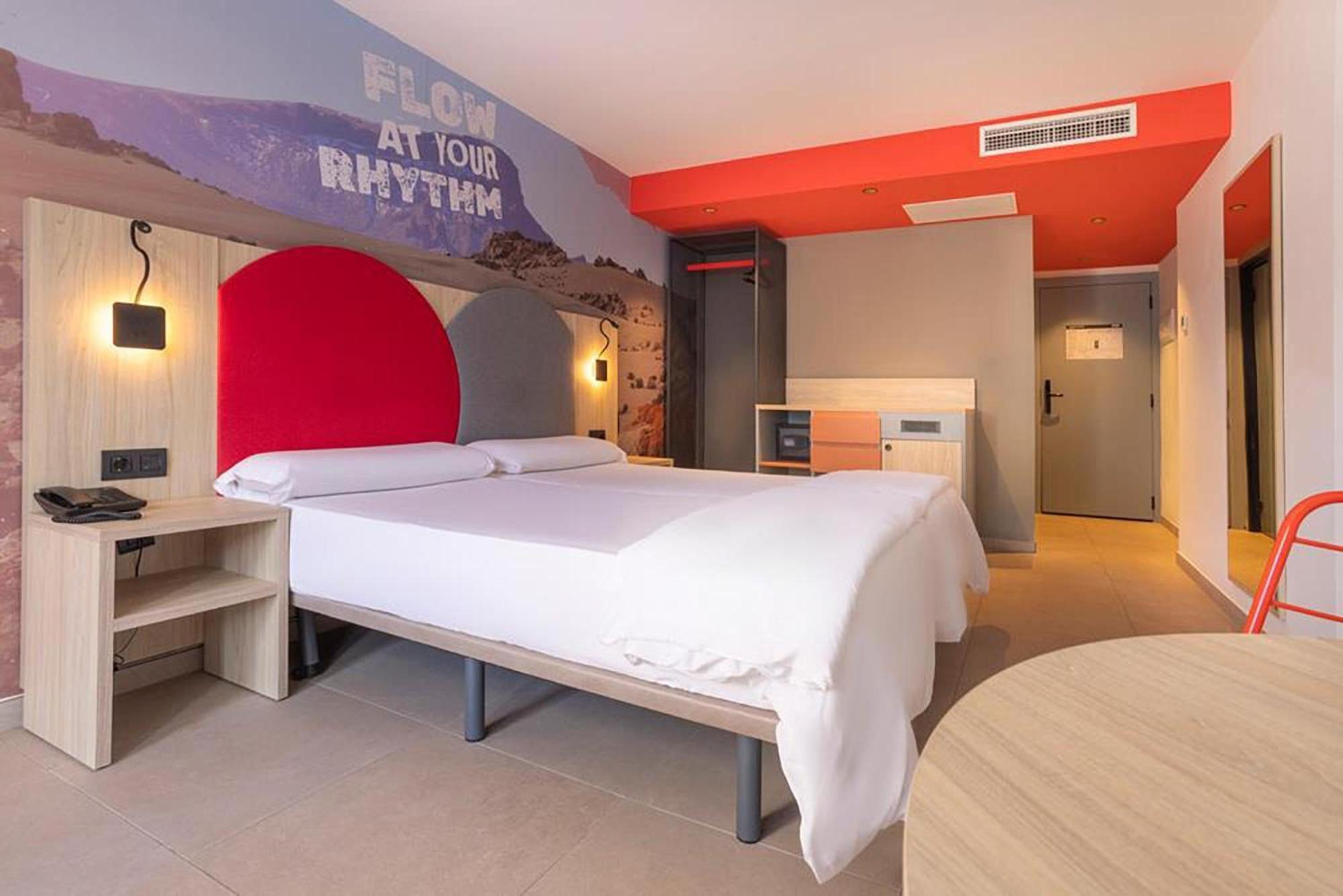 The Flow double room lateral sea view
