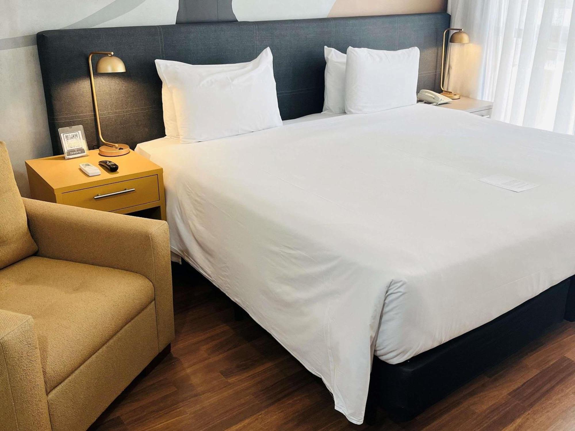One-Bedroom Executive Apartment One King Bed