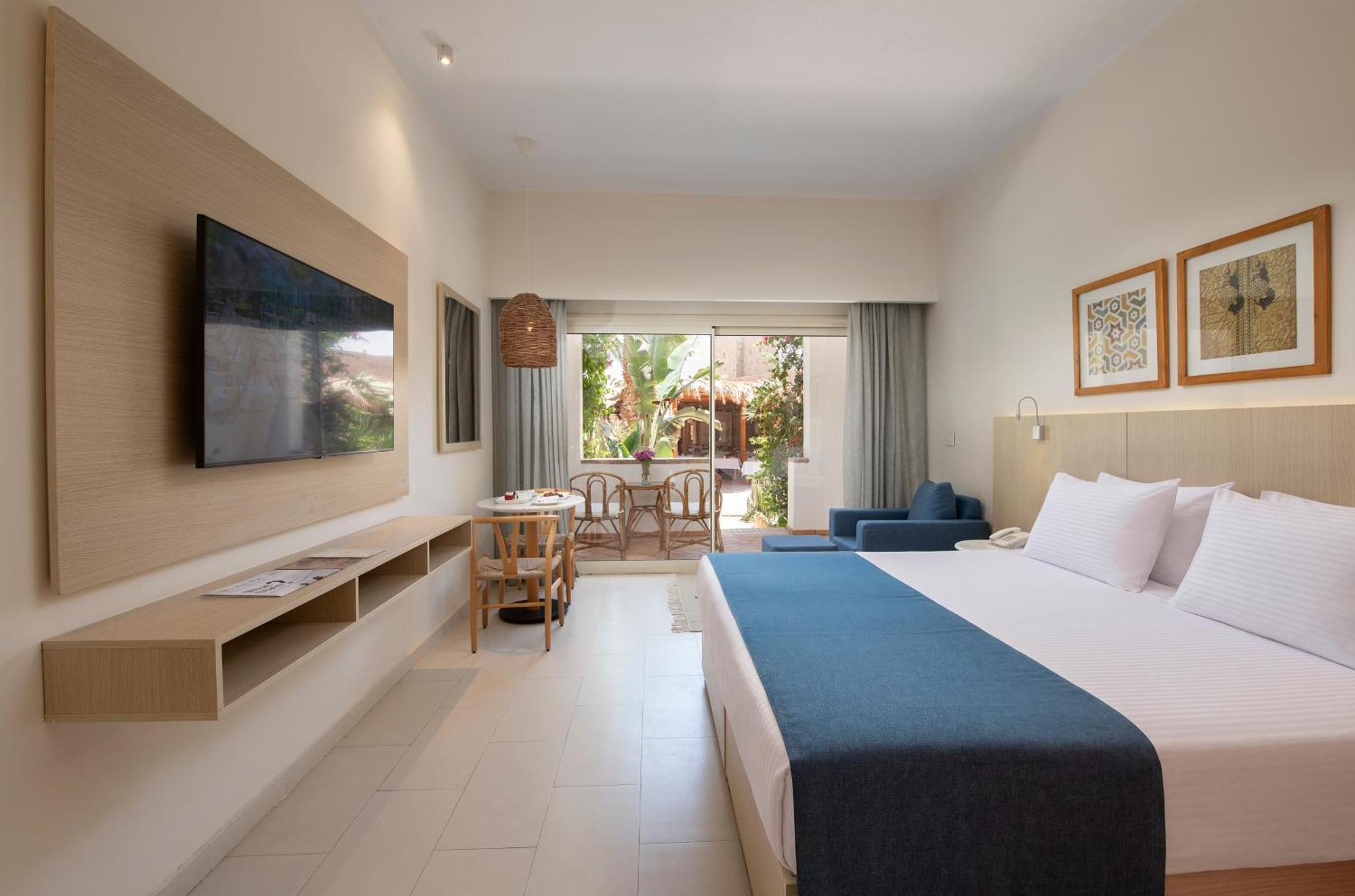 Comfort Room West Bay Adults Only 16