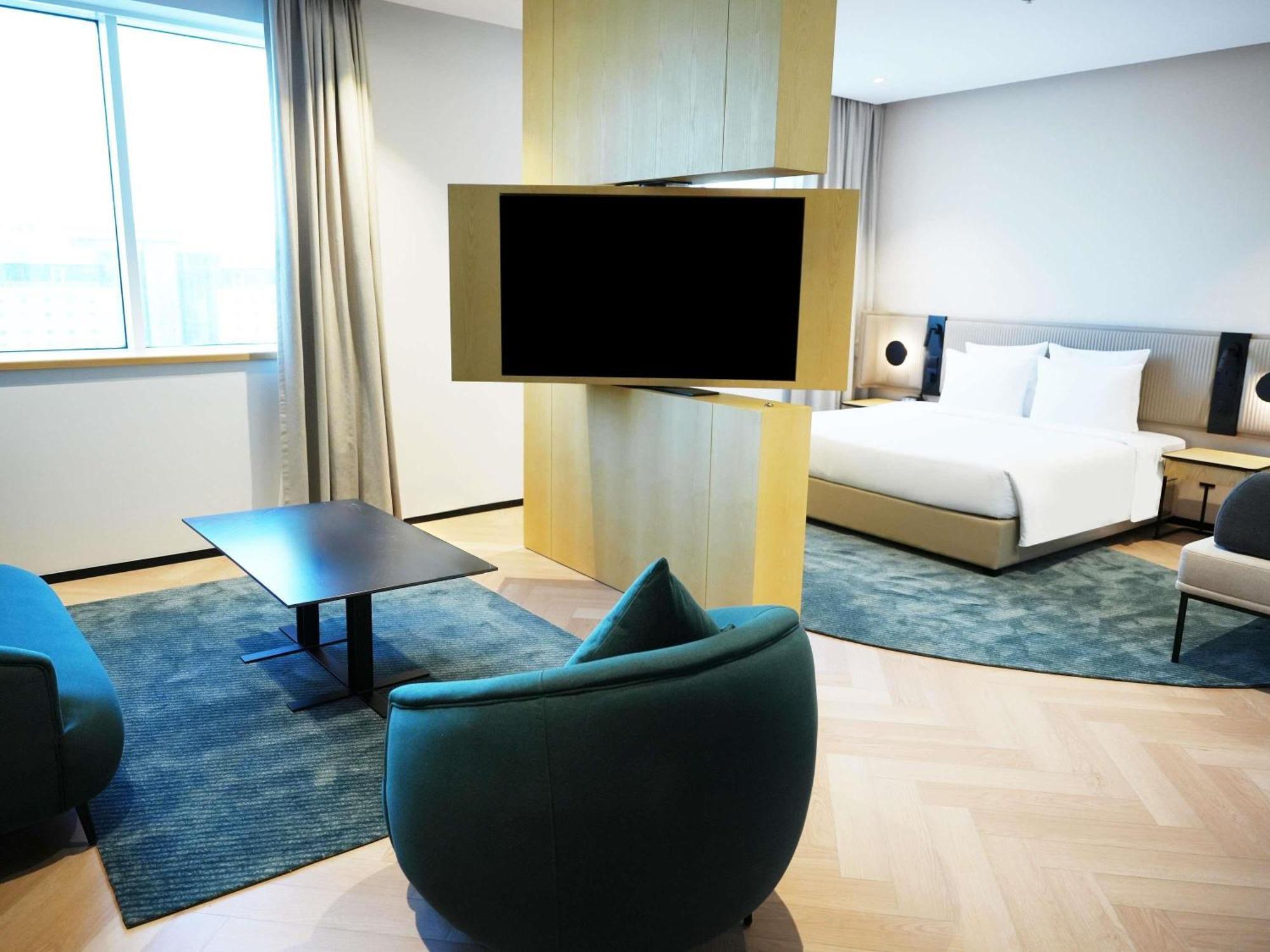 Royal Suite Double Bed Kitchen